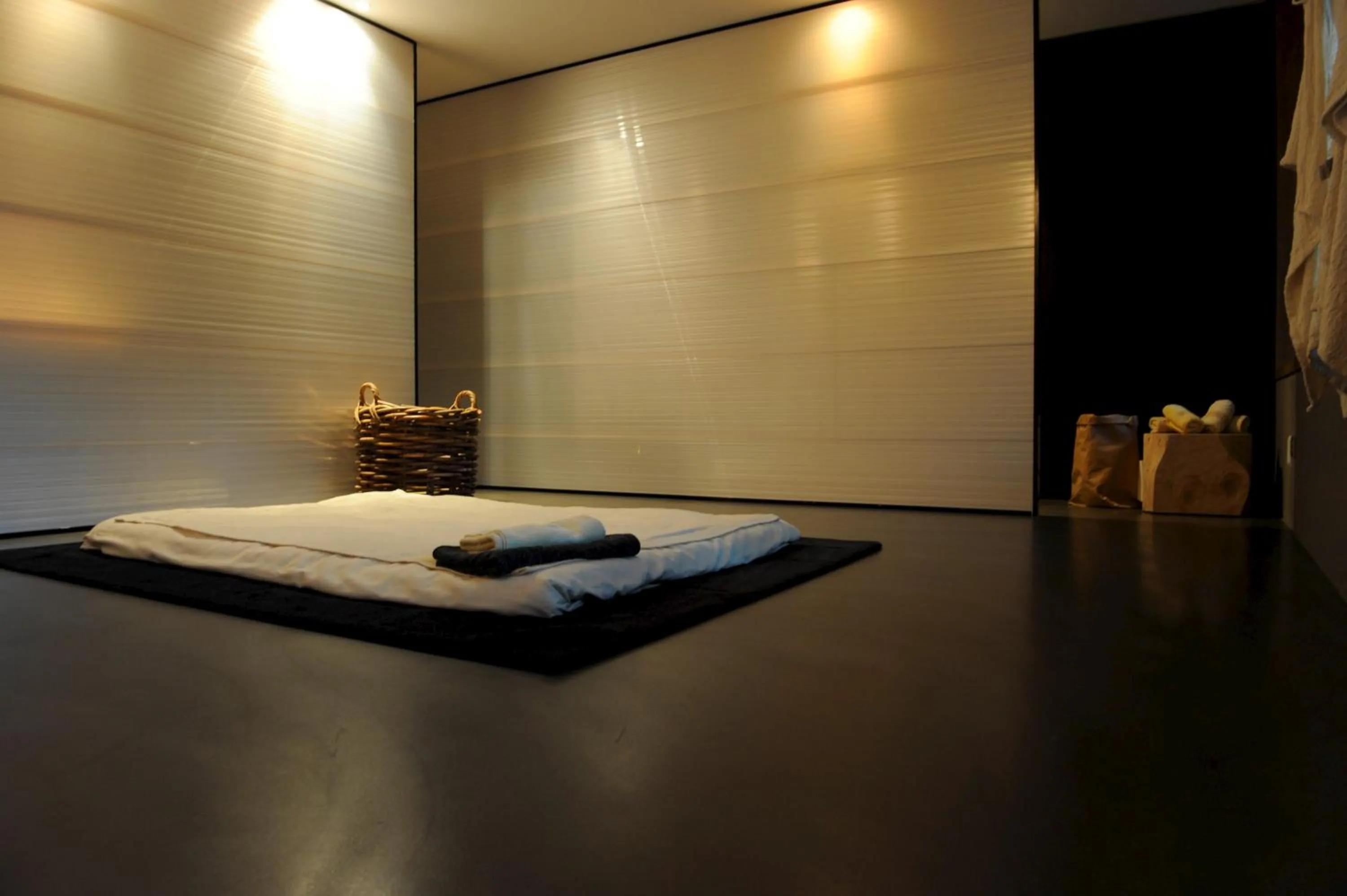 Massage in Vivere Suites & Rooms