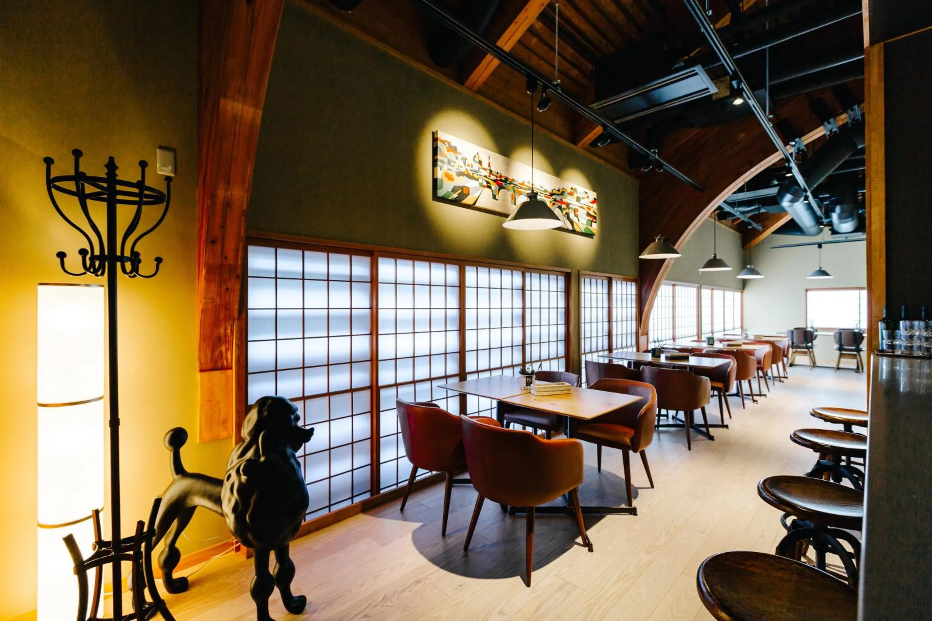 Restaurant/places to eat in Wadano Gateway Suites & Apartments