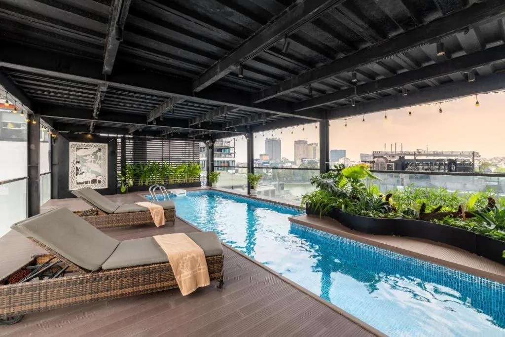 Swimming pool in Splendid Pearlight Hanoi