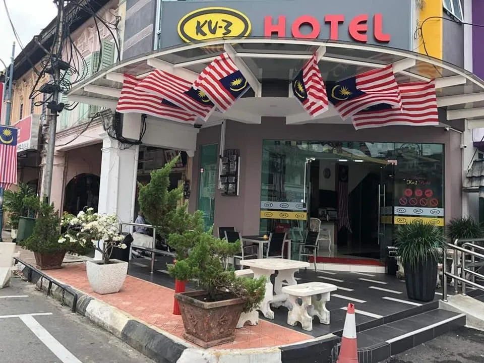 Facade/entrance in KU-3 HOTEL