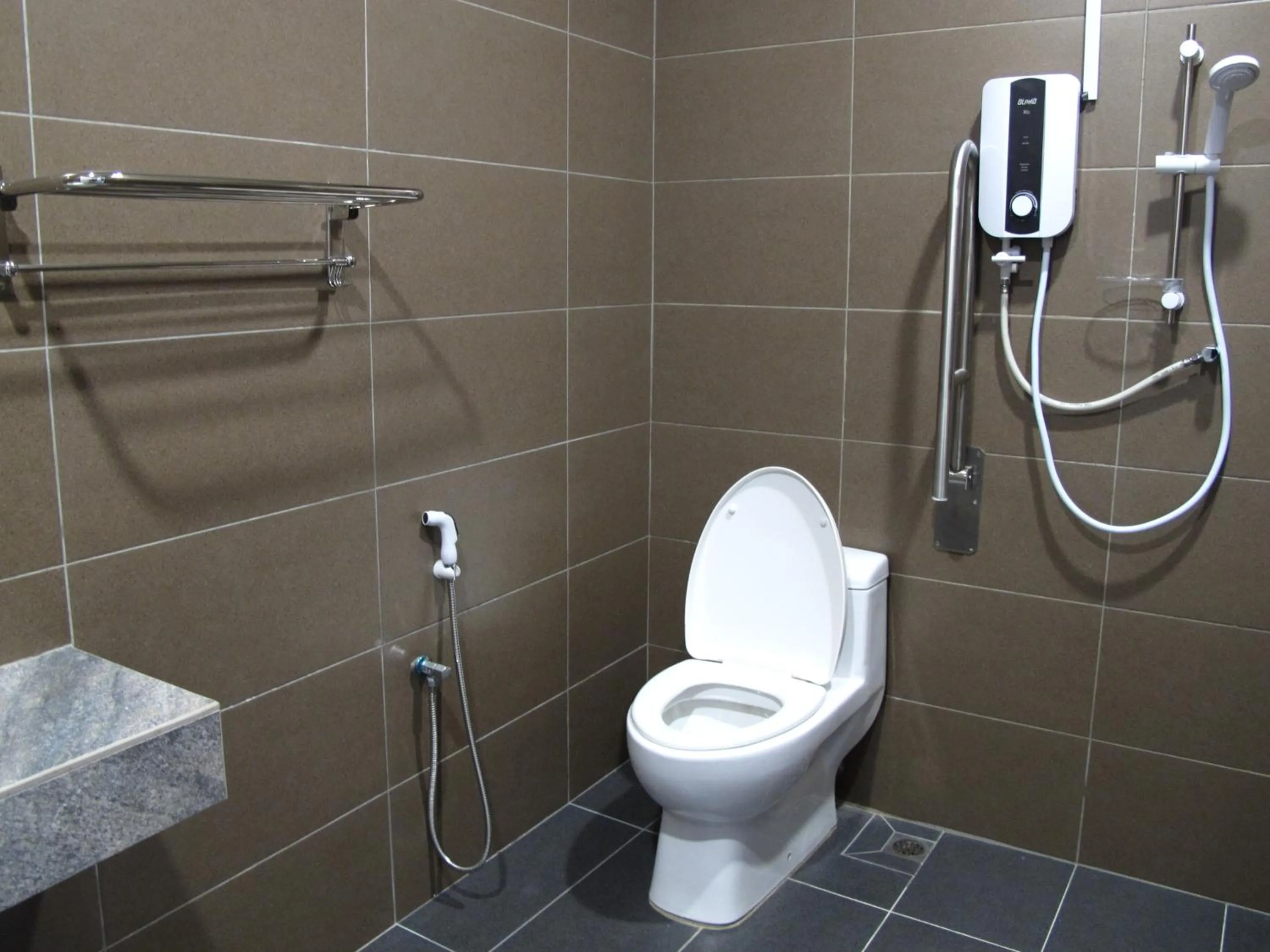 Shower in HOTEL SUKARAMAI