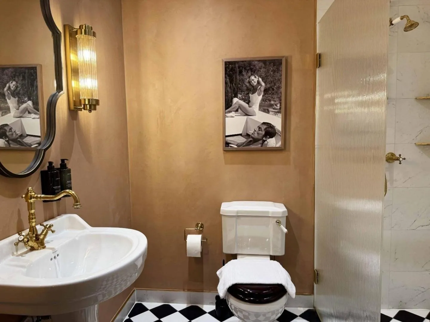 Toilet in Karstorp Säteri – Hotell och Konferens