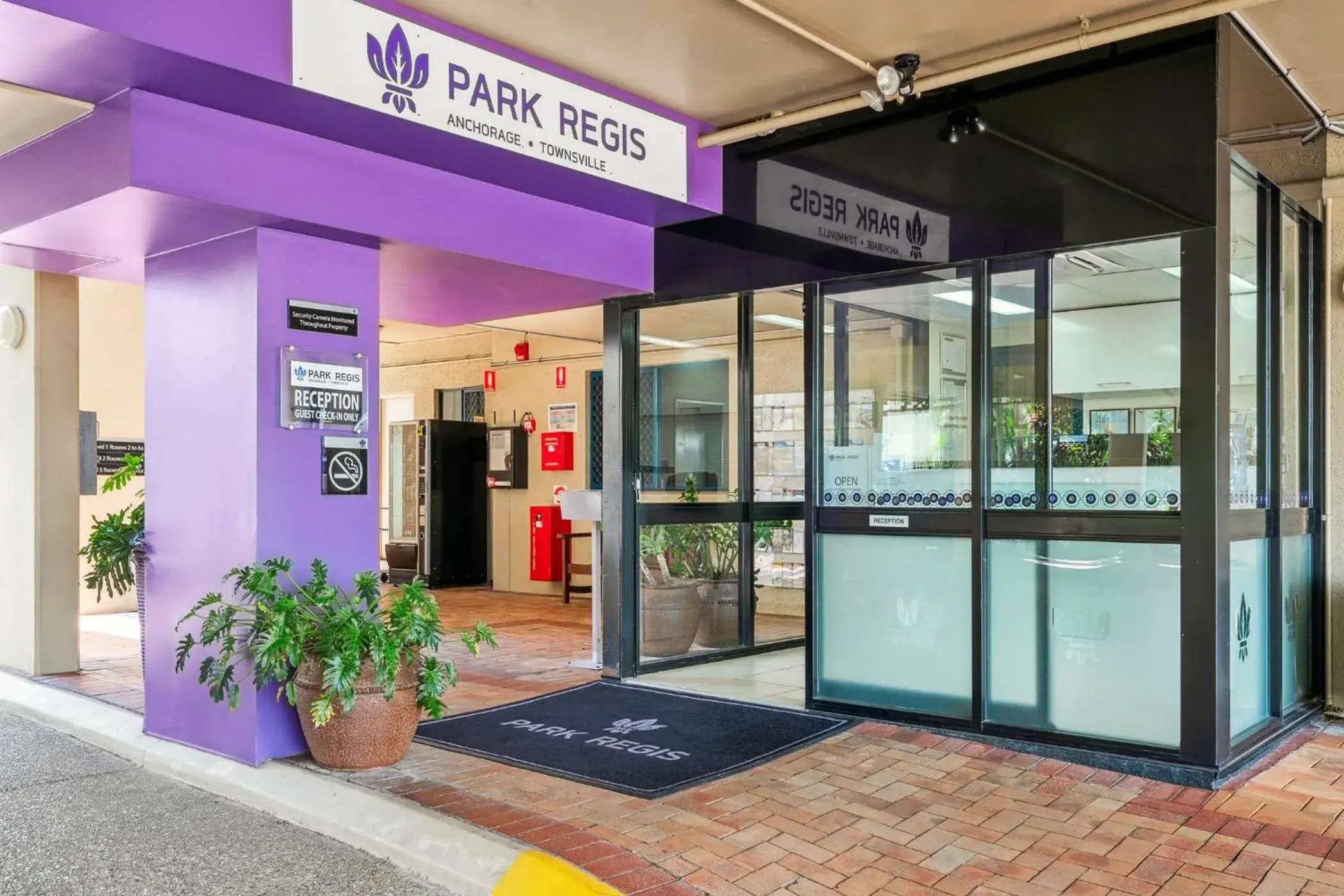 Facade/entrance in Park Regis Anchorage Facade/entrance in Park Regis Anchorage