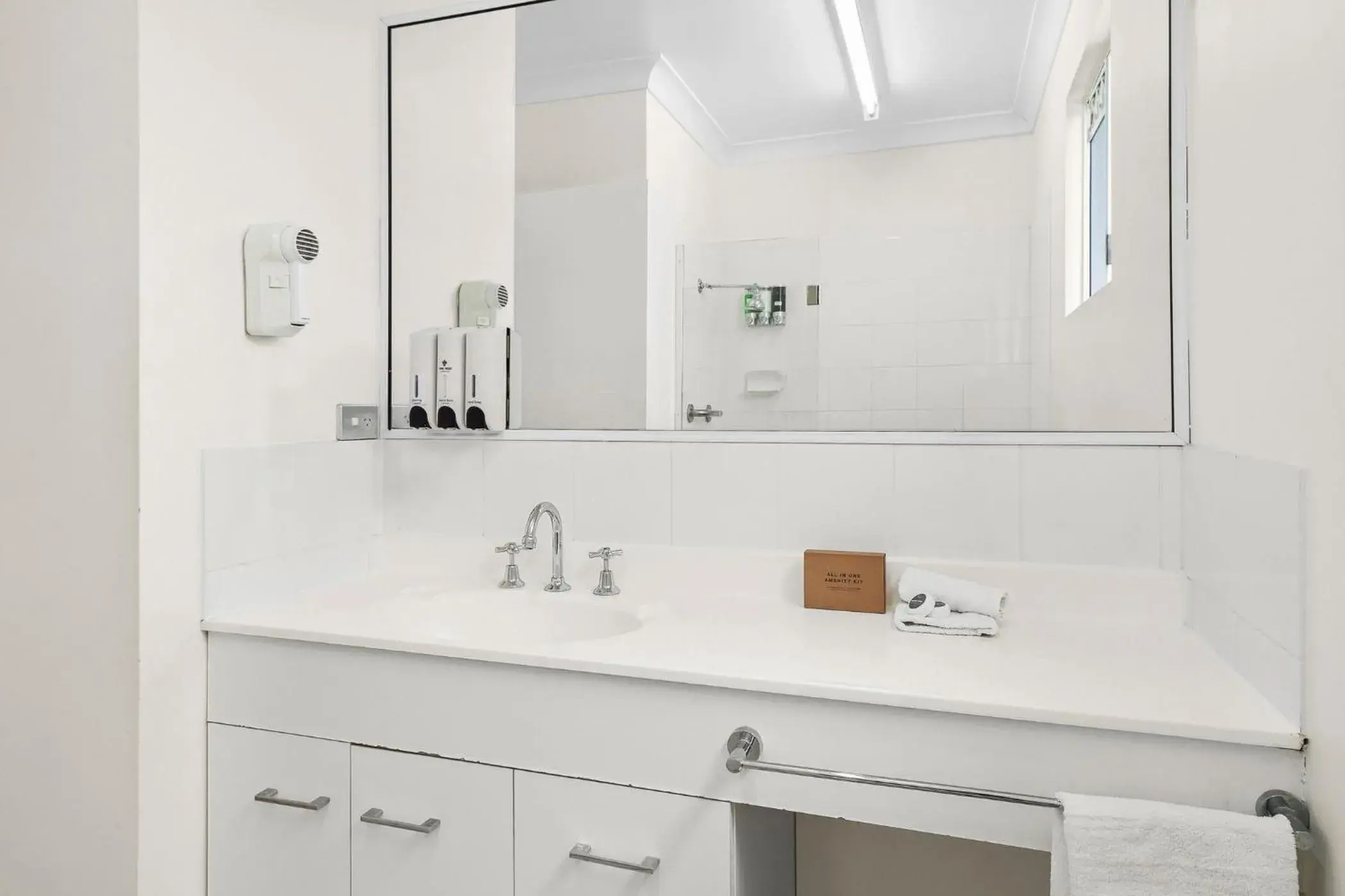 Bathroom in Park Regis Anchorage Bathroom in Park Regis Anchorage