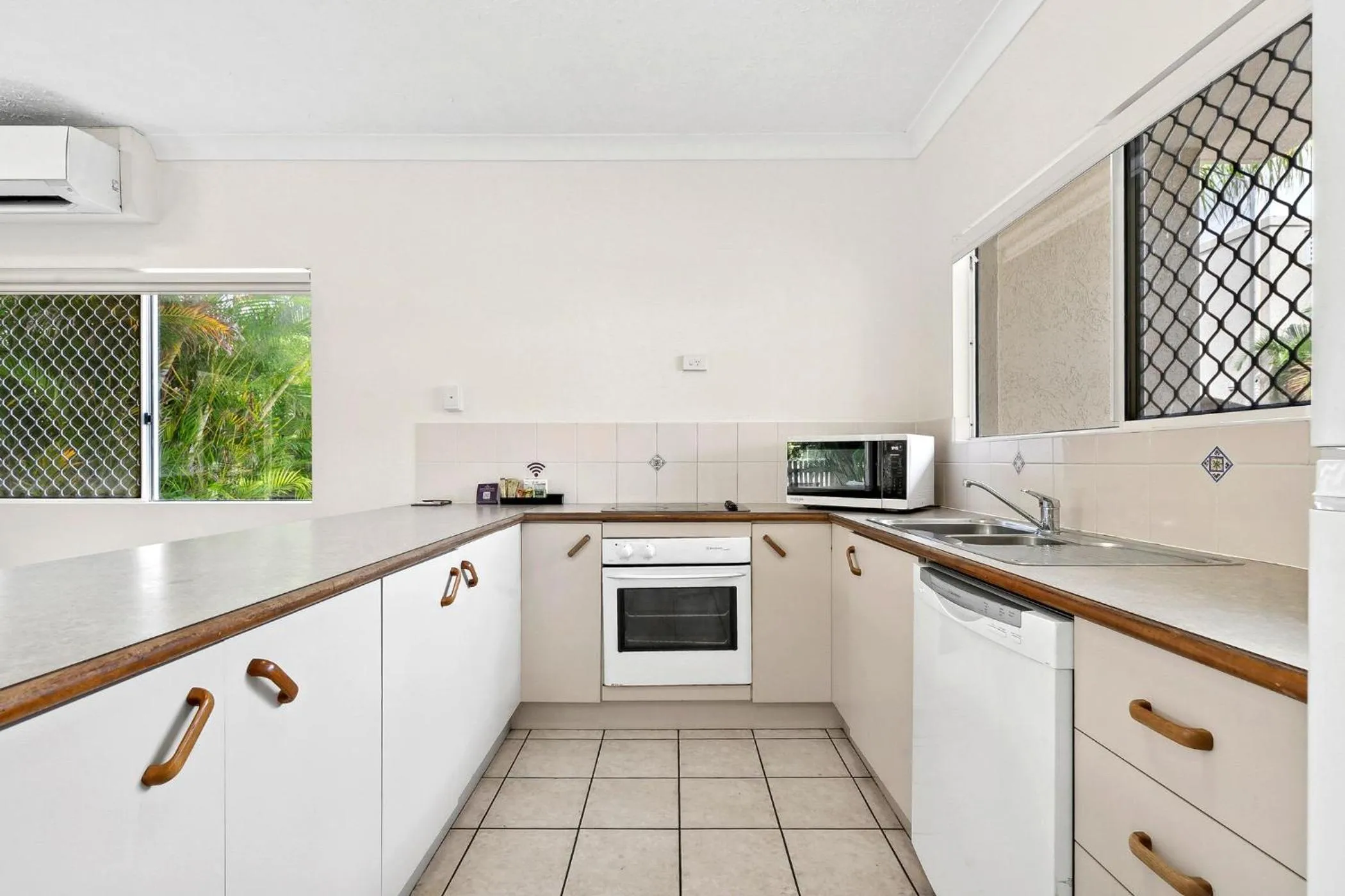 Kitchen or kitchenette in Park Regis Anchorage