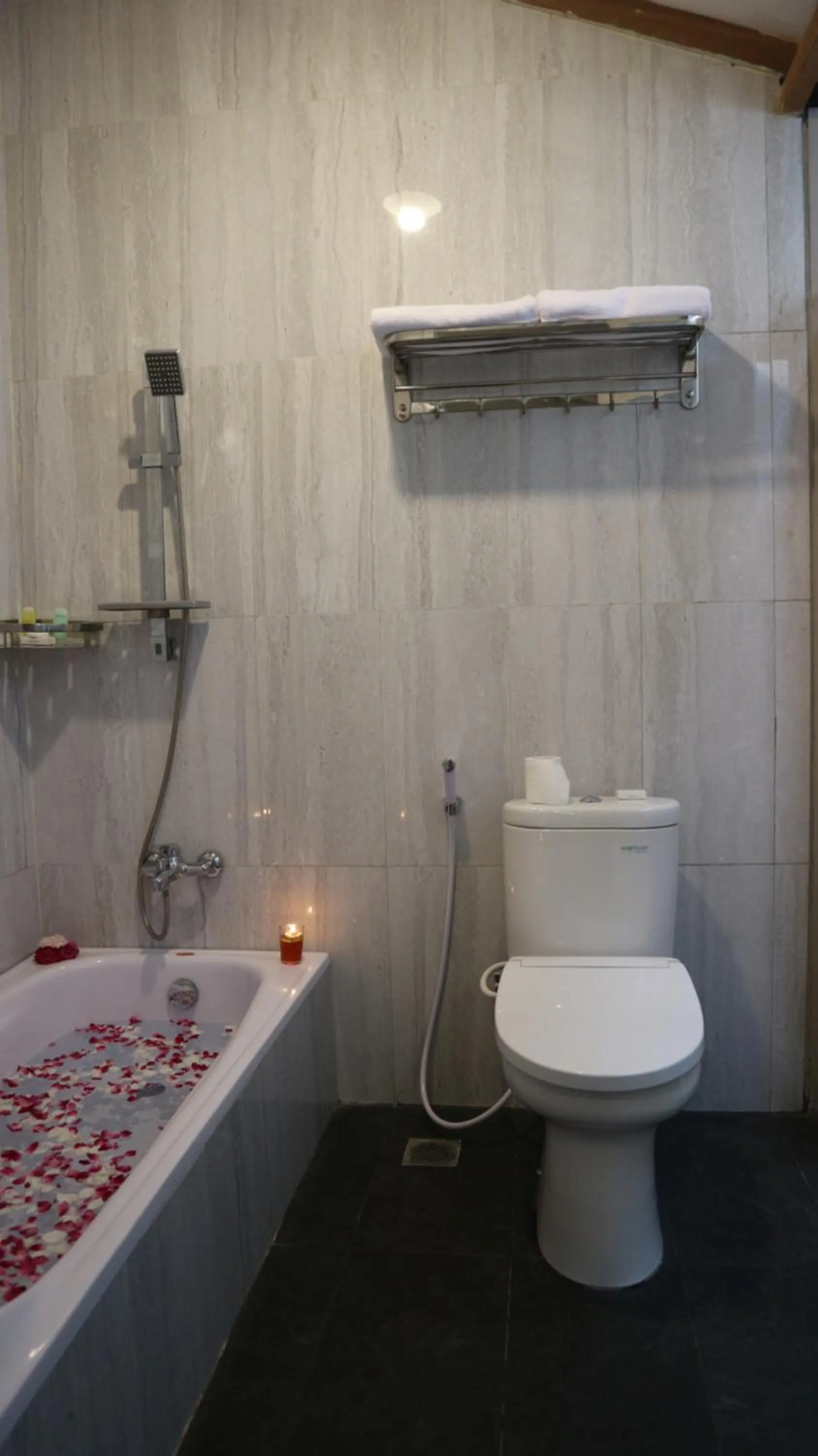 Bathroom in Sinom Borobudur Heritage Hotel