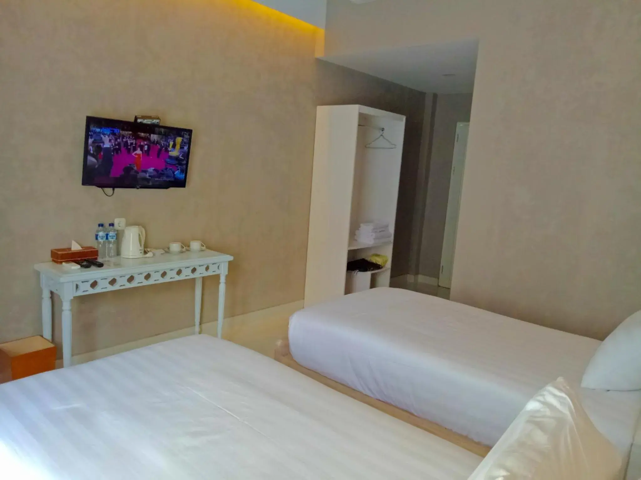 Photo of the whole room, Bed in Sinom Borobudur Heritage Hotel Photo of the whole room, Bed in Sinom Borobudur Heritage Hotel