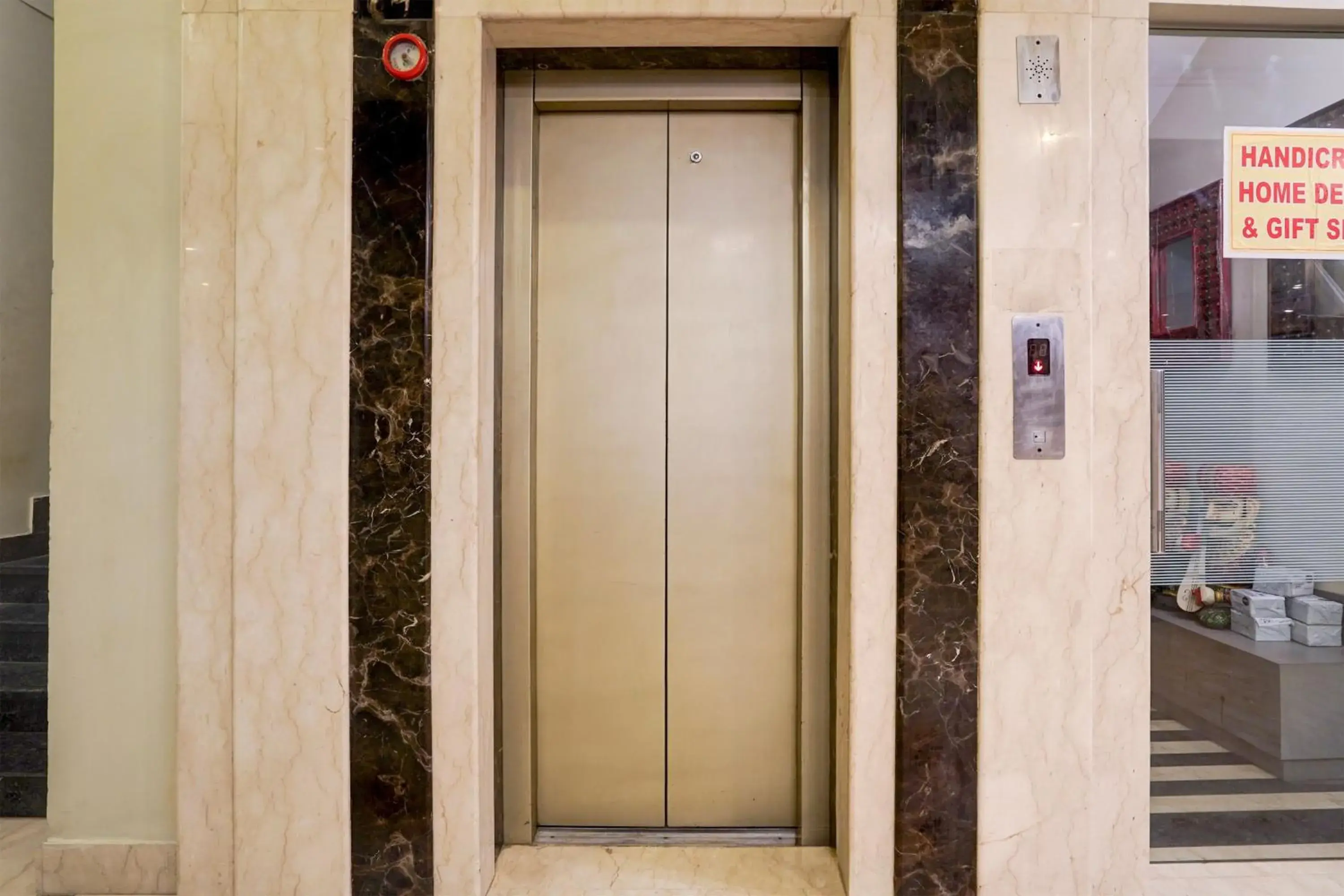 Lobby or reception in Super Townhouse Bani Park Formerly Aroma Residency Lobby or reception in Super Townhouse Bani Park Formerly Aroma Residency