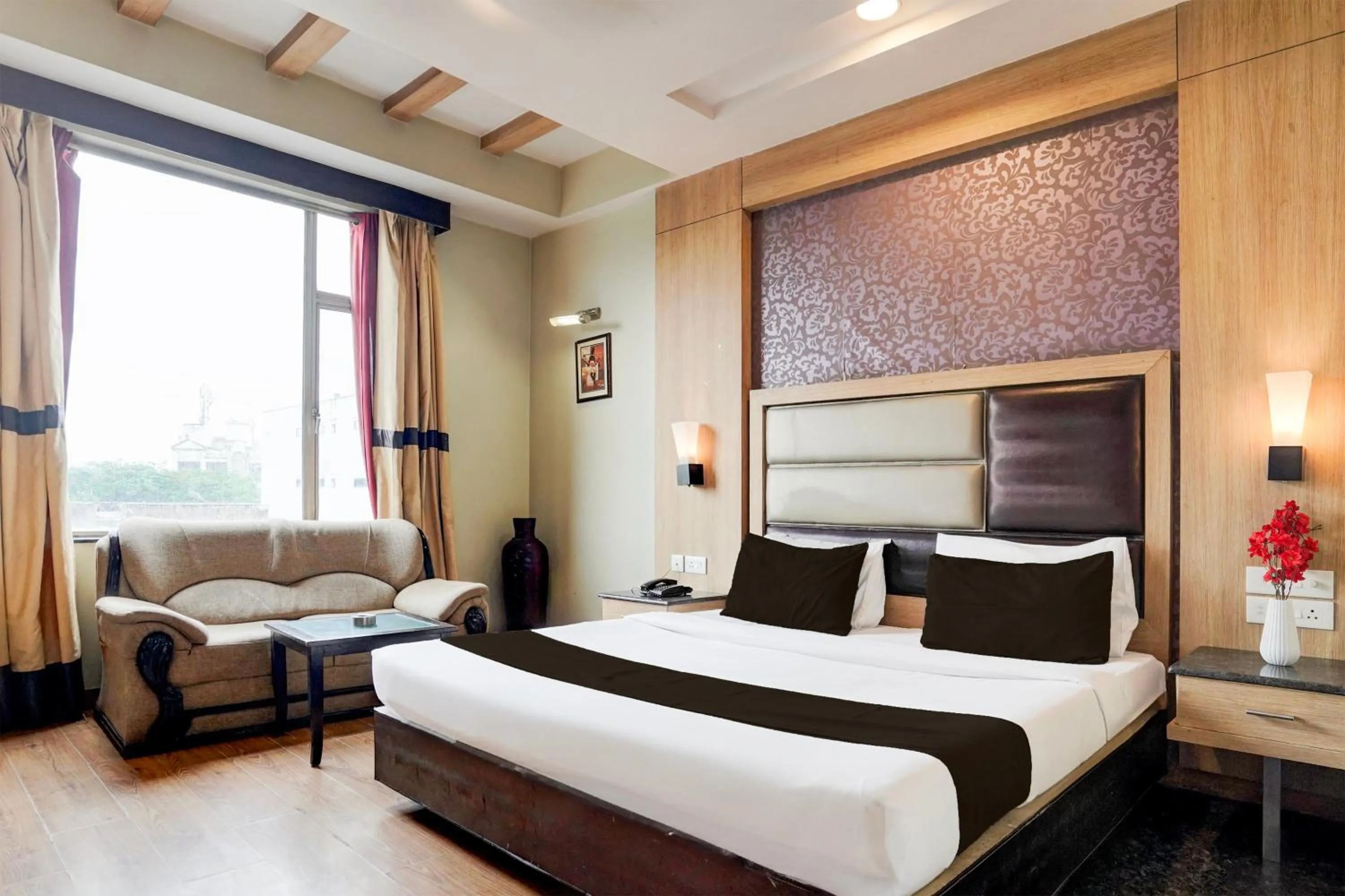 Bedroom, Bed in Super Townhouse Bani Park Formerly Aroma Residency