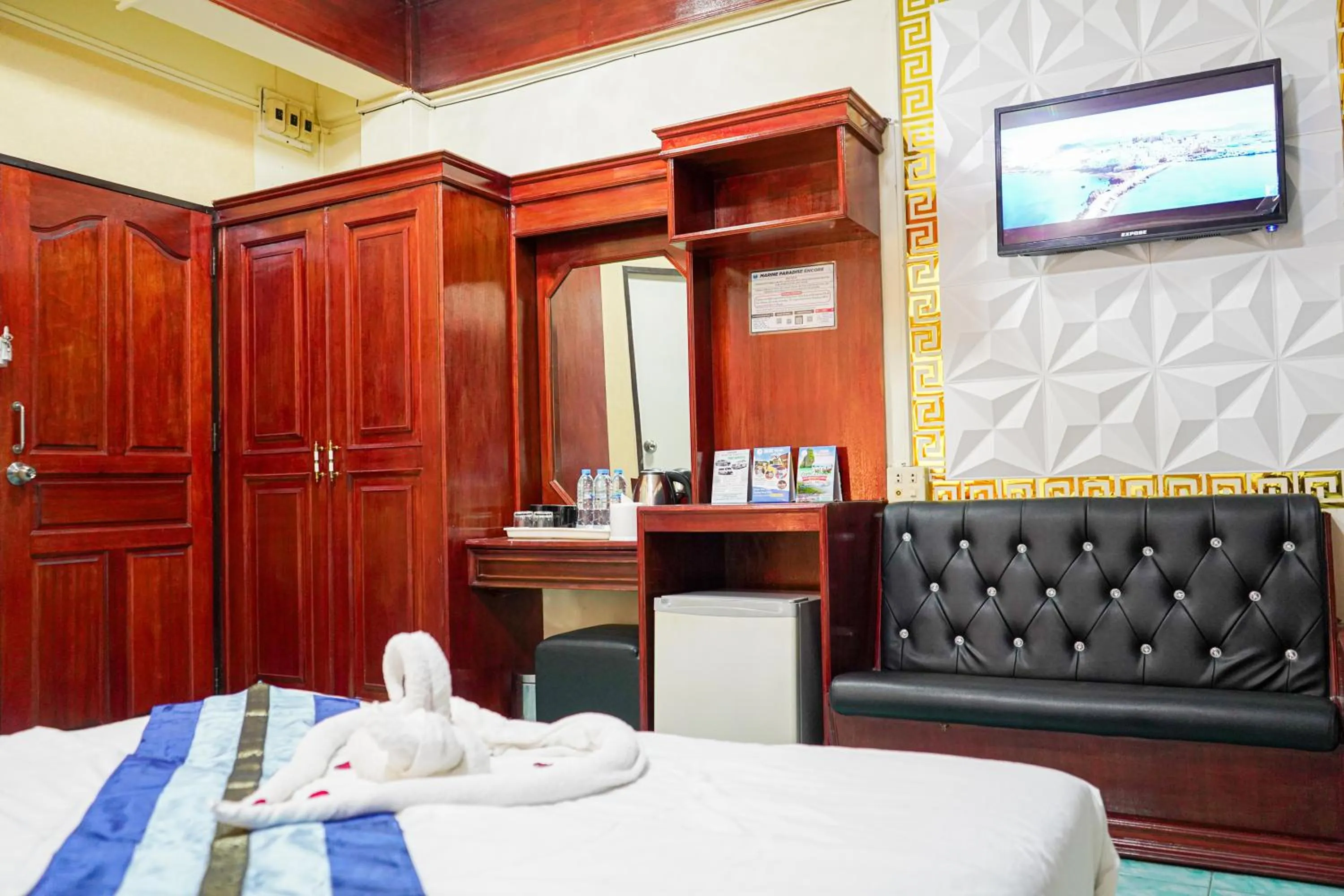 Photo of the whole room, Bed in Marine paradise Encore