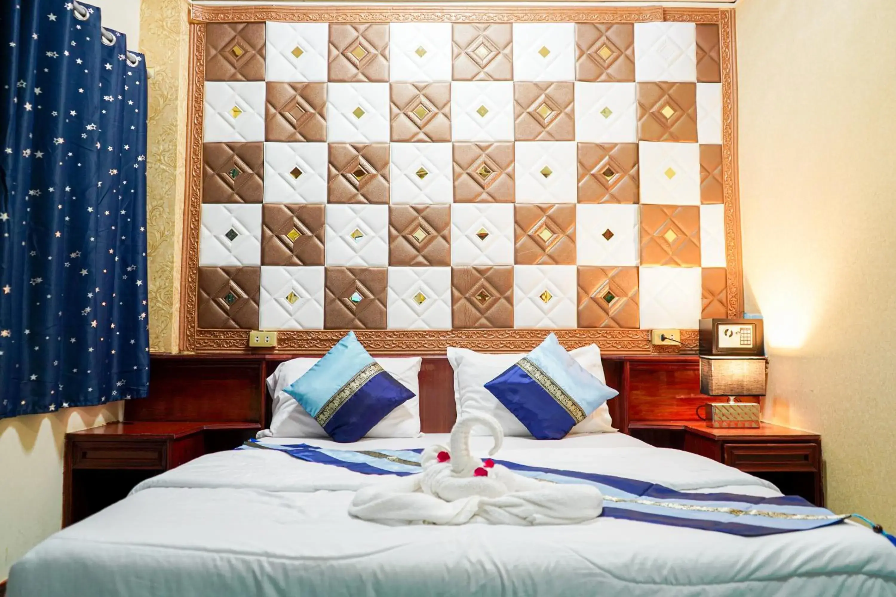 Bedroom, Bed in Marine paradise Encore Bedroom, Bed in Marine paradise Encore