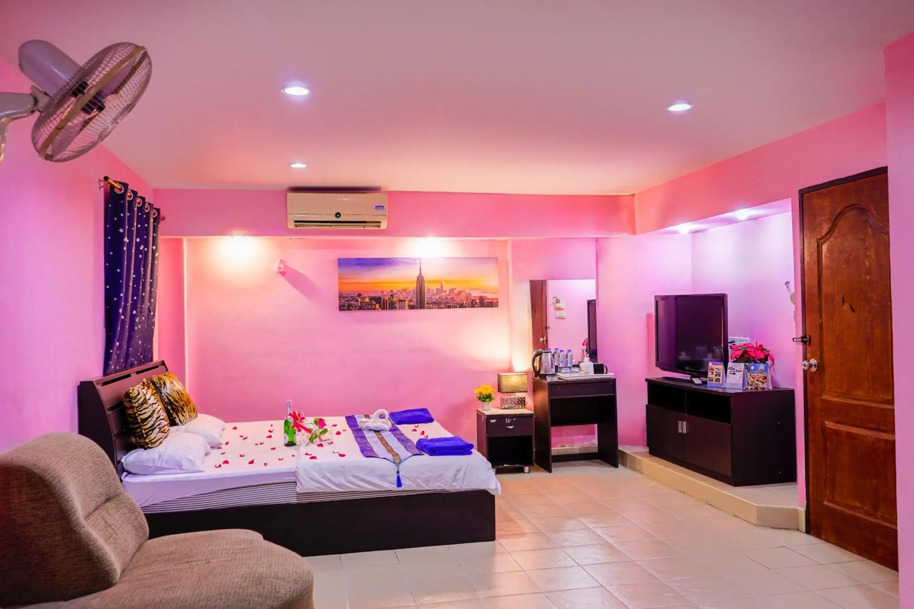 Bedroom, Bed in Marine paradise Encore Bedroom, Bed in Marine paradise Encore