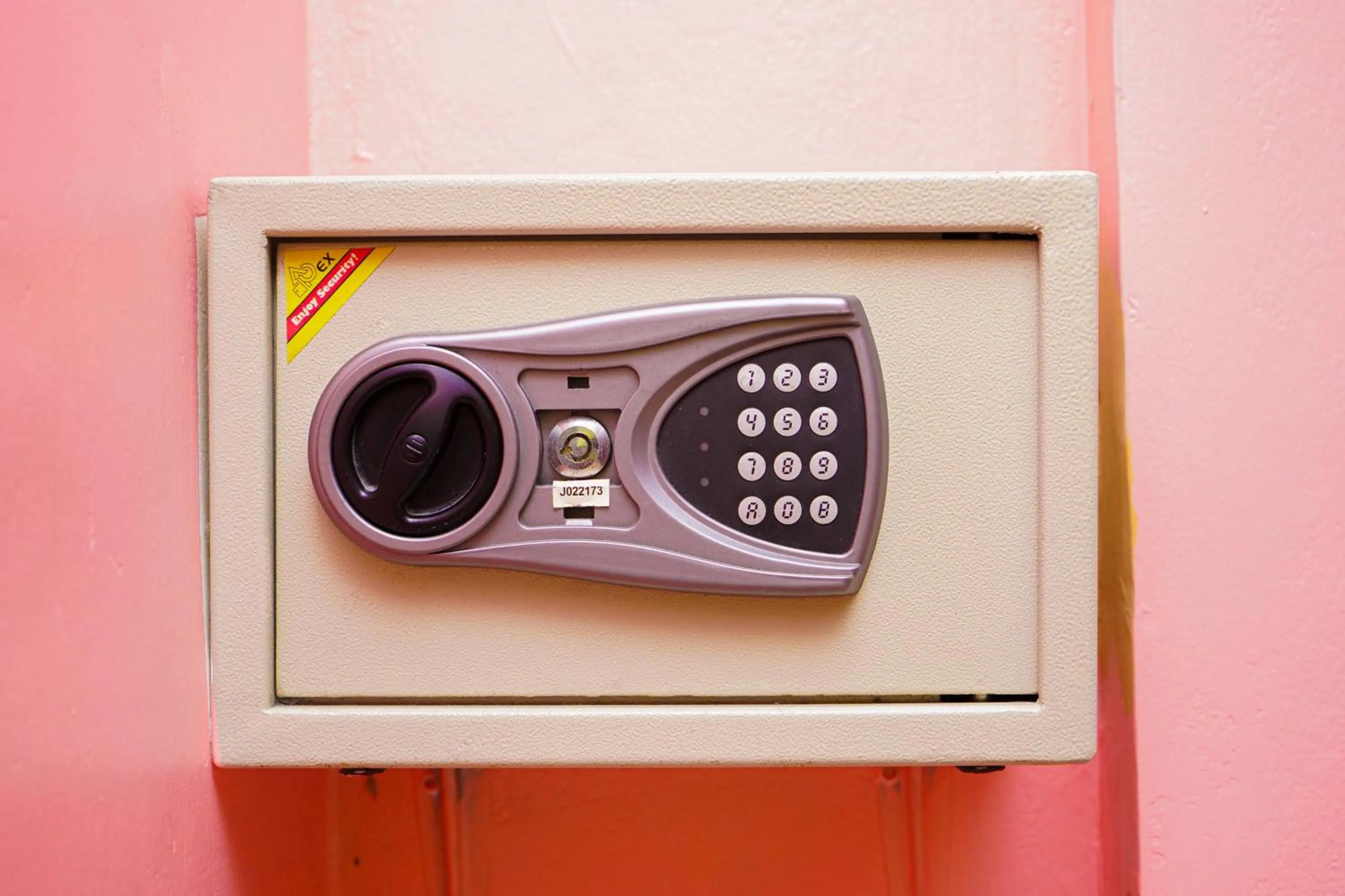 safe in Marine paradise Encore