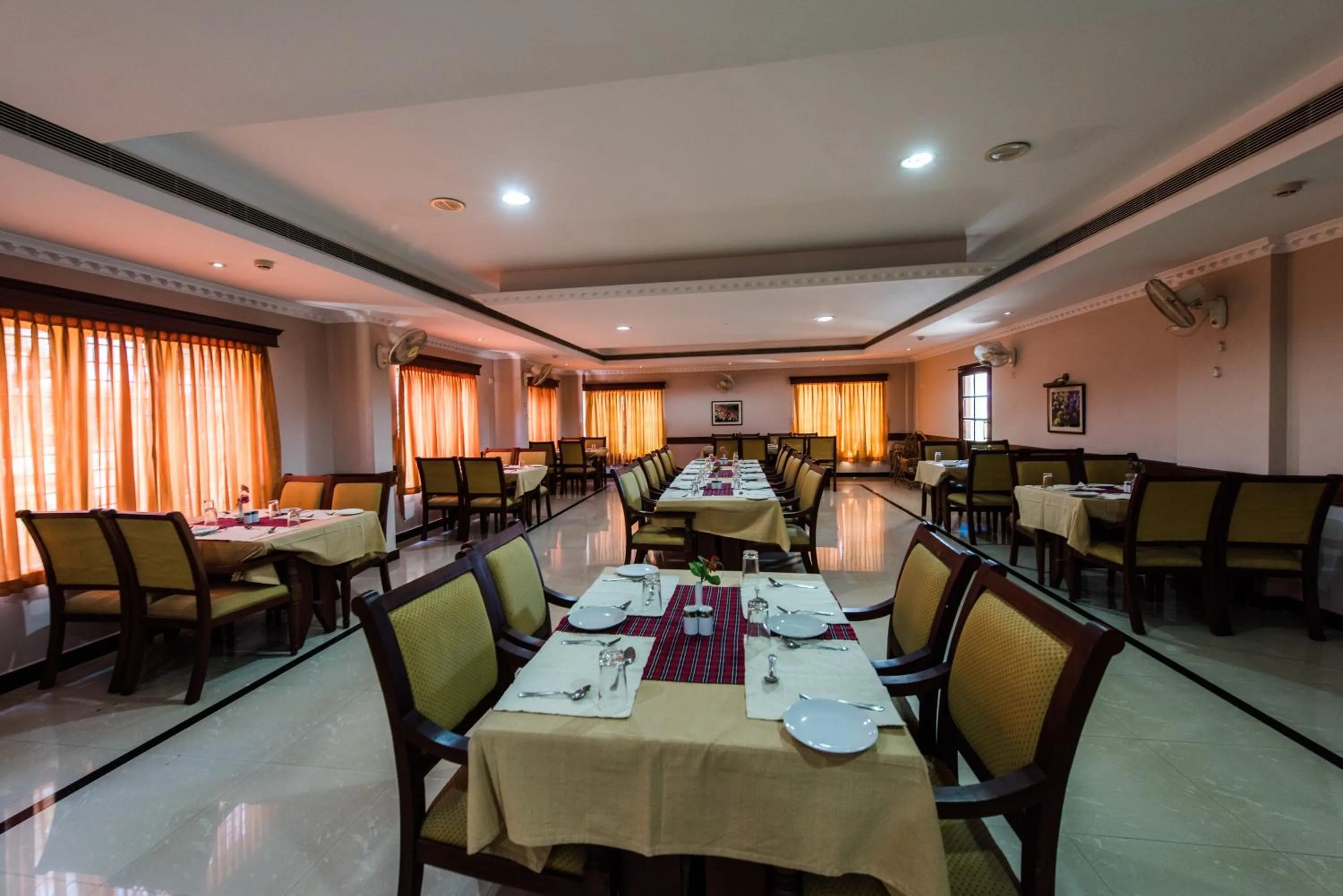 Restaurant/places to eat in Kallada Hotels and Resorts