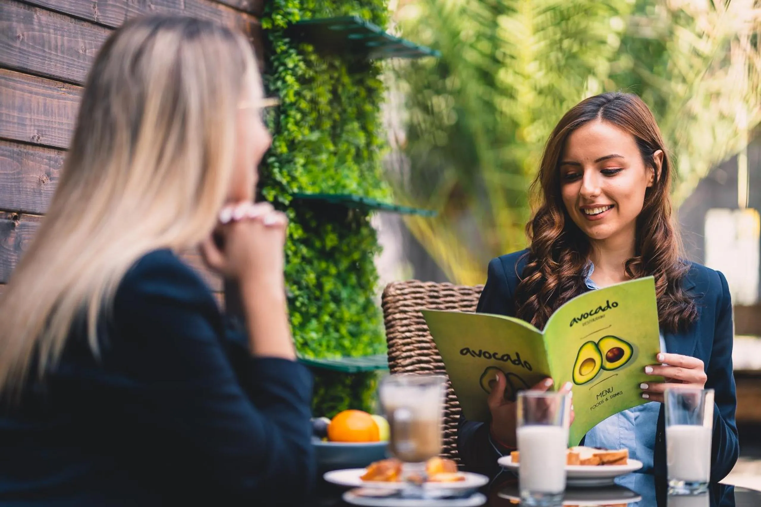 Garden in Plaza Hotel Plovdiv - Free Parking