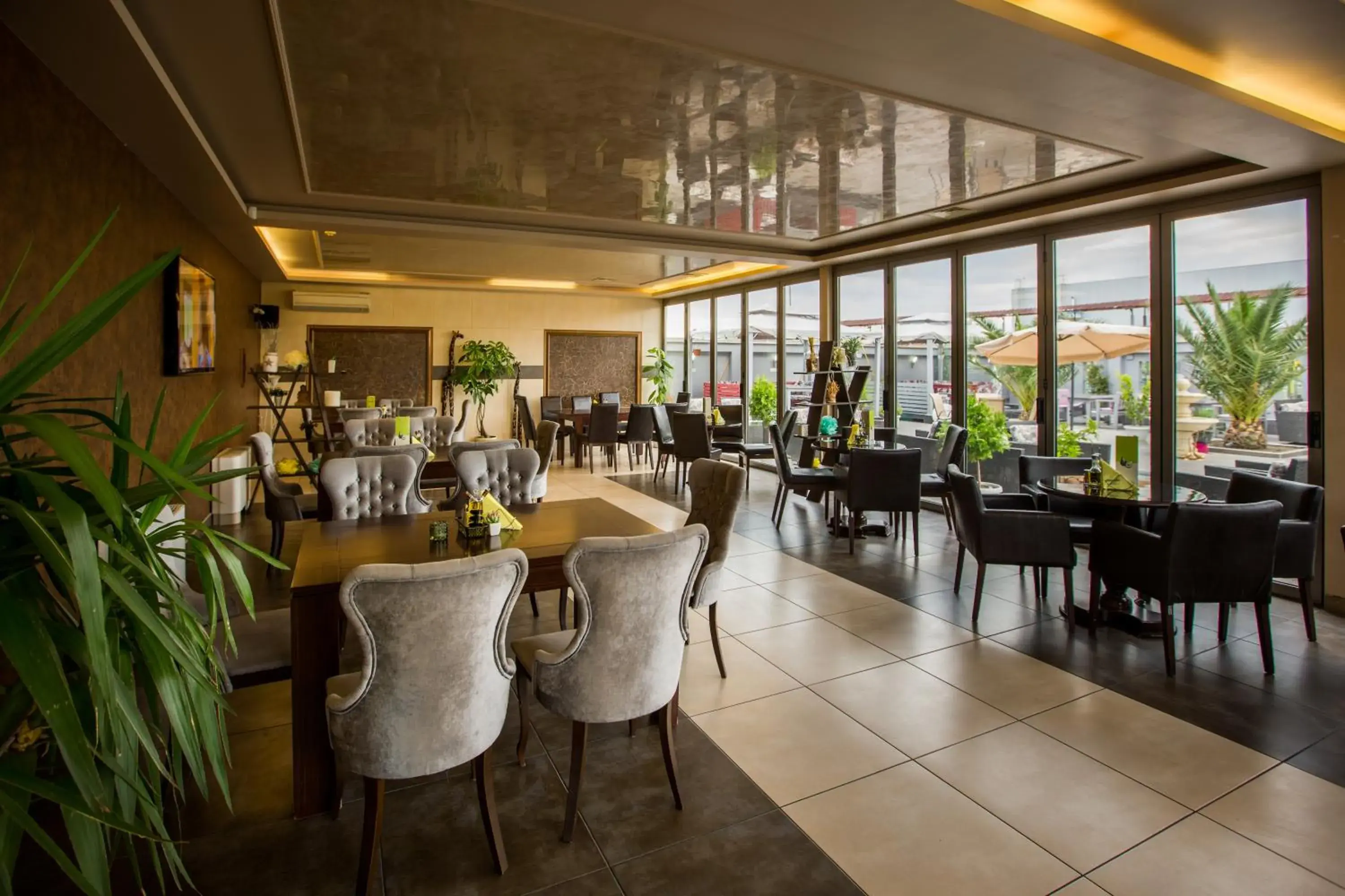 Restaurant/places to eat in Plaza Hotel Plovdiv - Free Parking Restaurant/places to eat in Plaza Hotel Plovdiv - Free Parking