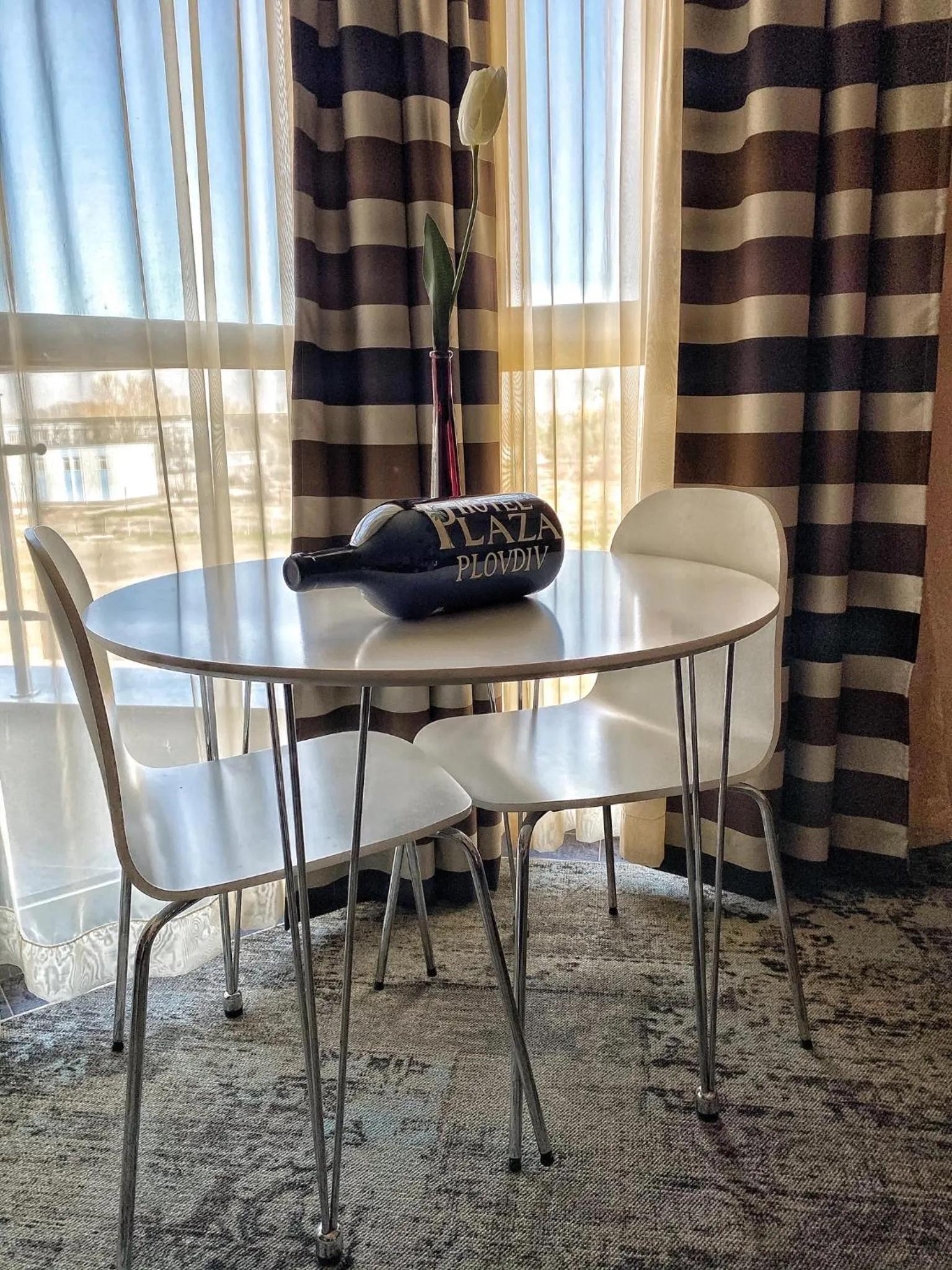 Seating area in Plaza Hotel Plovdiv - Free Parking