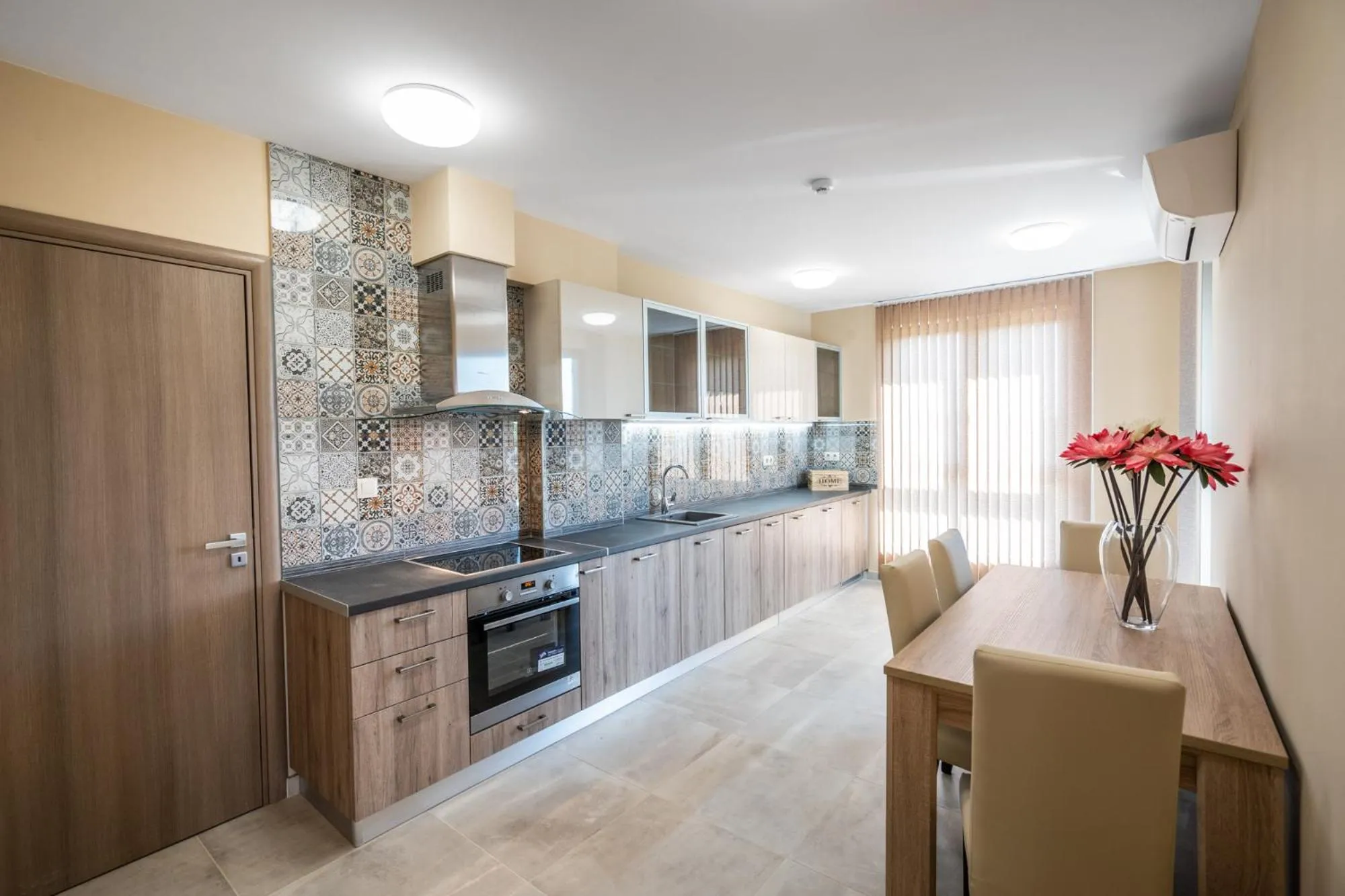 Dining area in Plaza Hotel Plovdiv - Free Parking