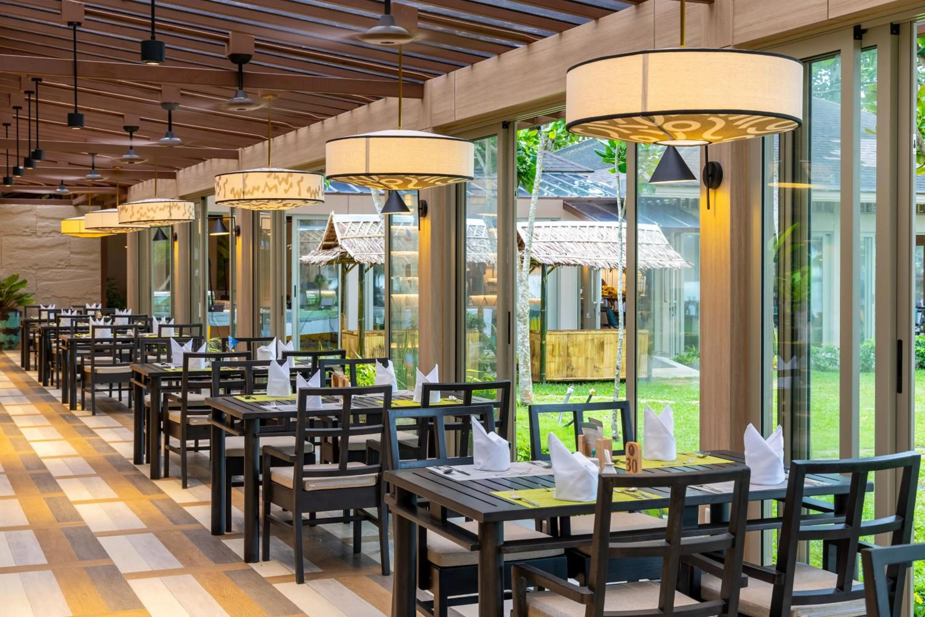Restaurant/places to eat in Khaolak Merlin Resort