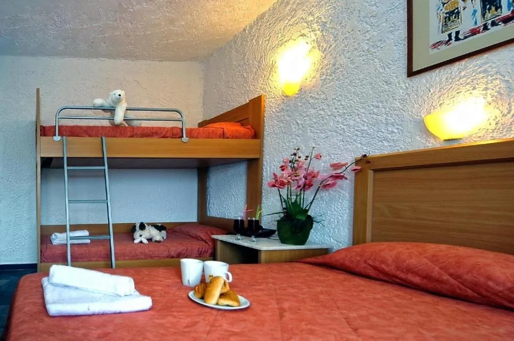 Coffee/tea facilities, Bed in Karteros Hotel