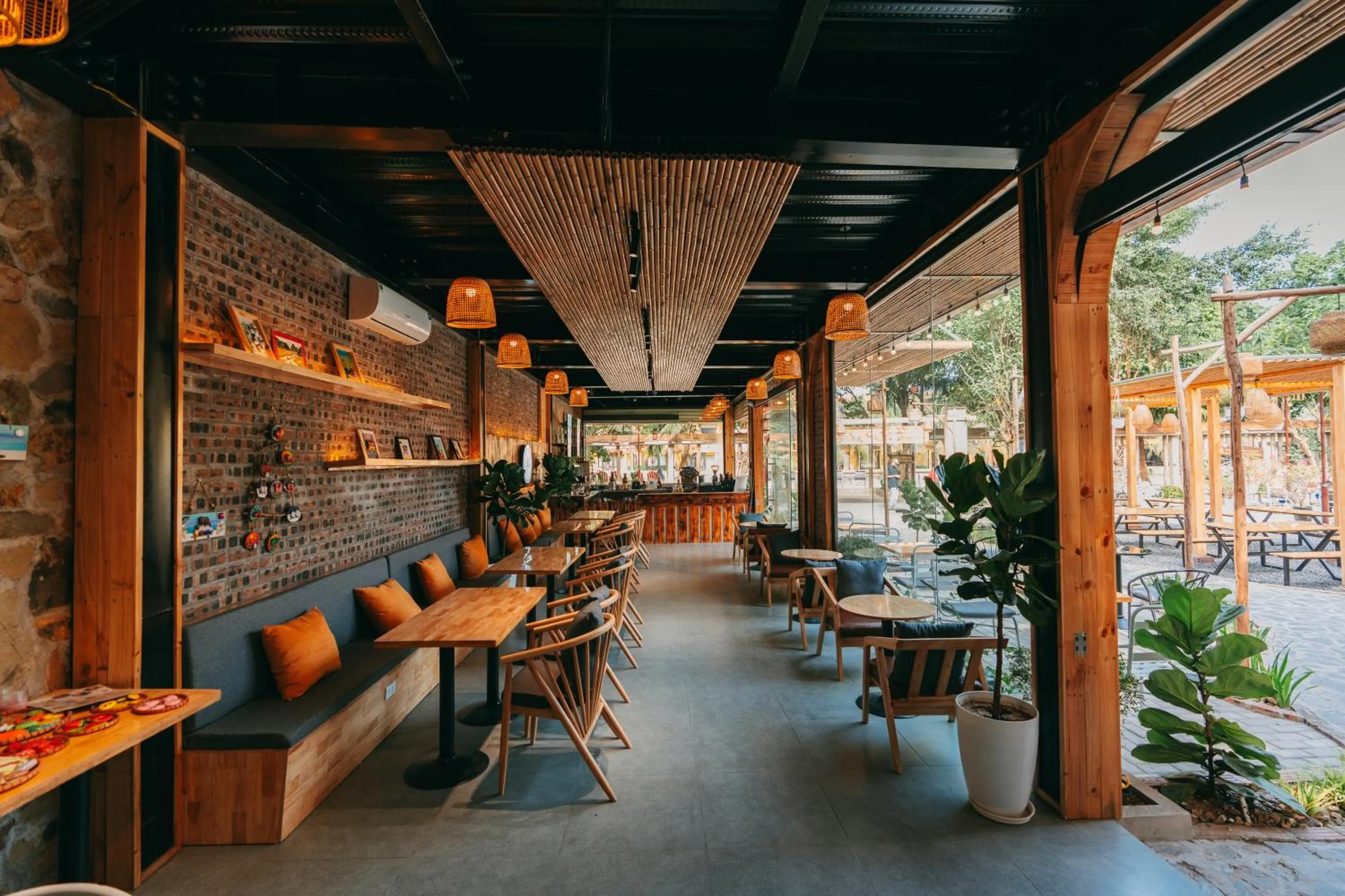 Restaurant/places to eat in Ruby Homestay