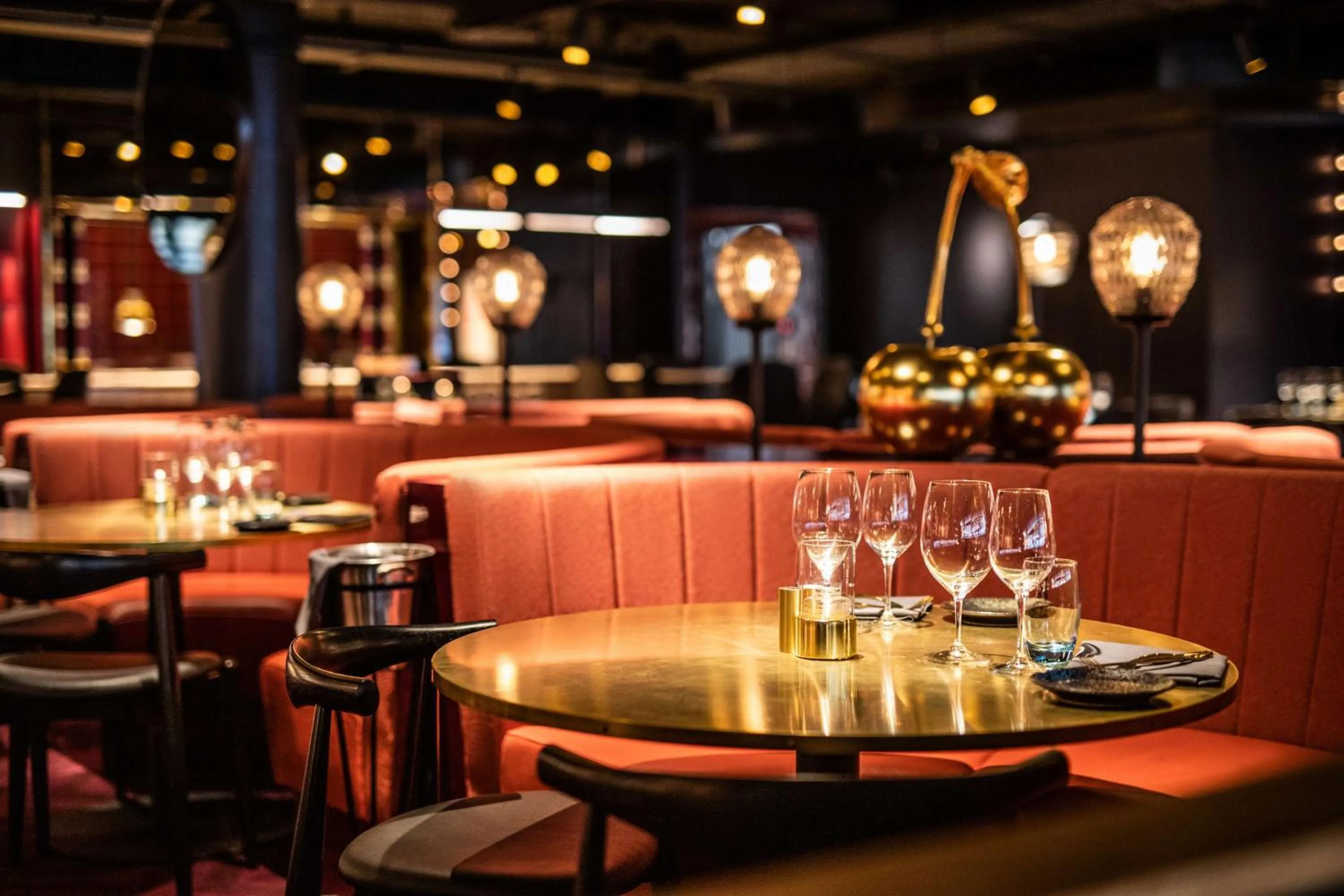 Restaurant/places to eat in Scandic Falkoner