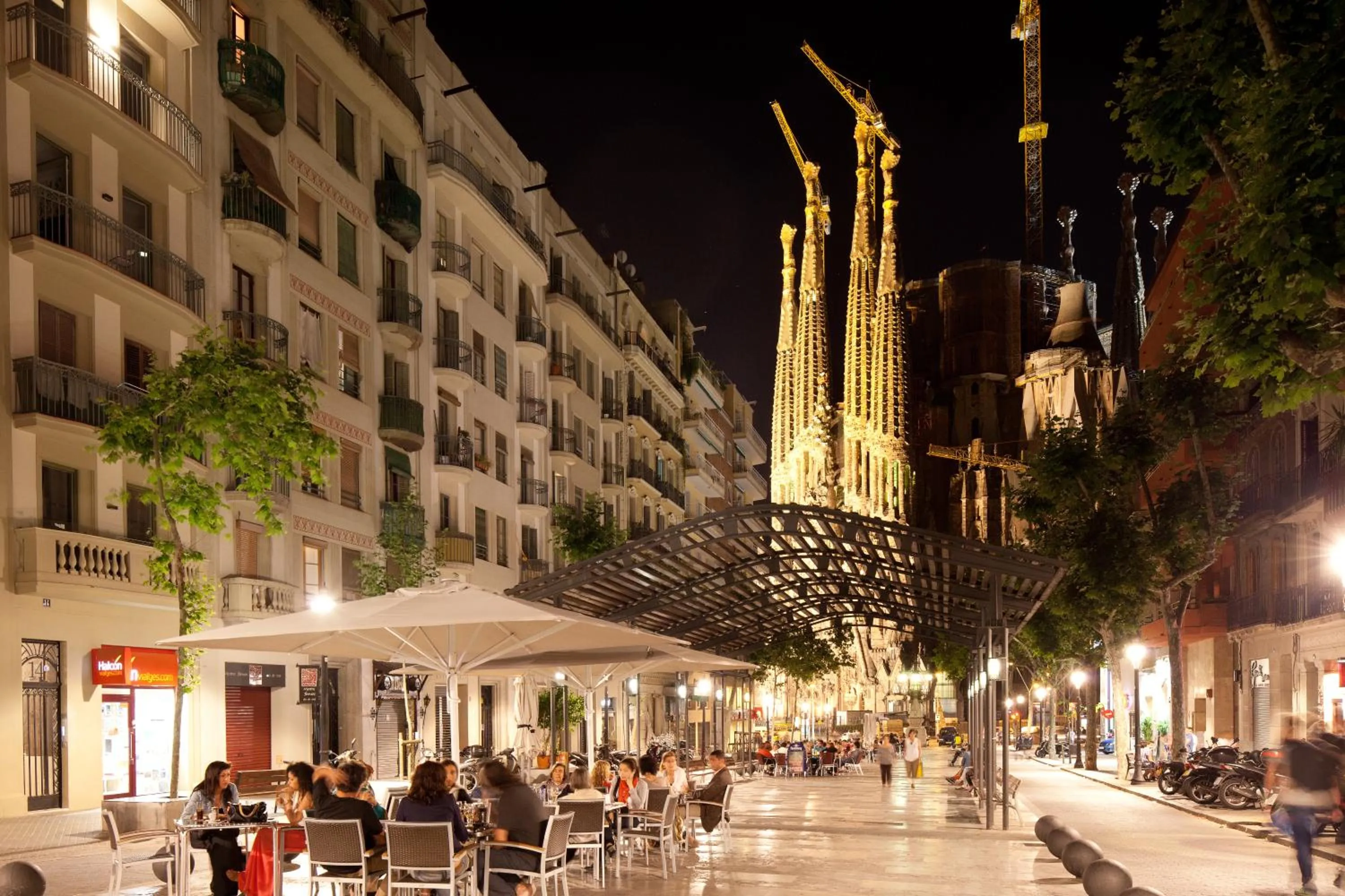 Nearby landmark in Enjoybcn Gaudi Apartments