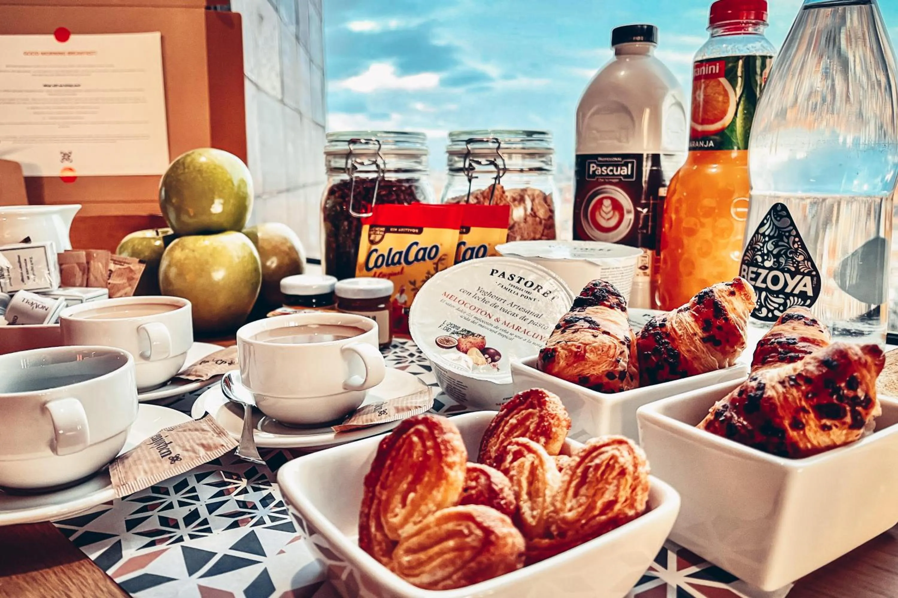 Breakfast in Enjoybcn Gaudi Apartments