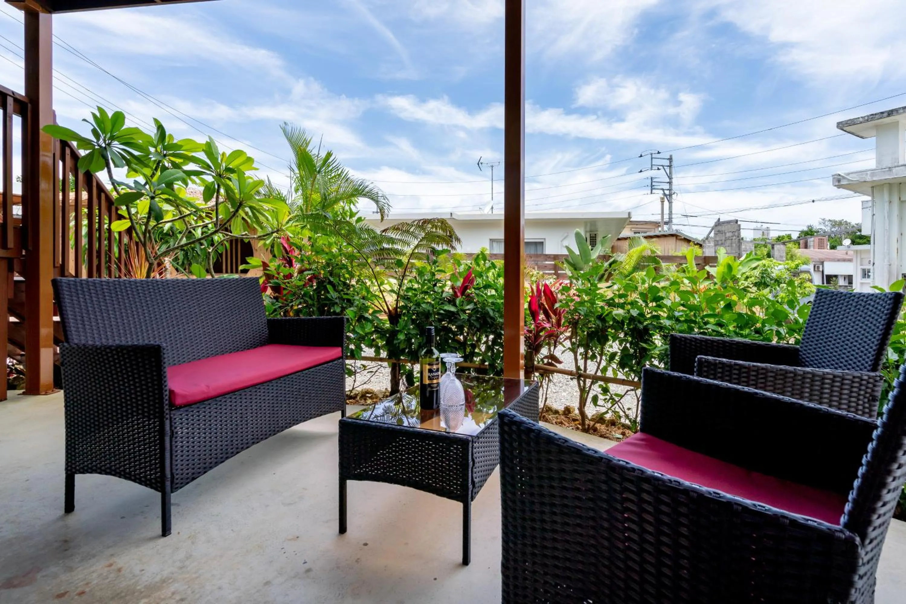 Patio in Island Breeze - Round House with BBQ - Wooden Hot Tub - Beach