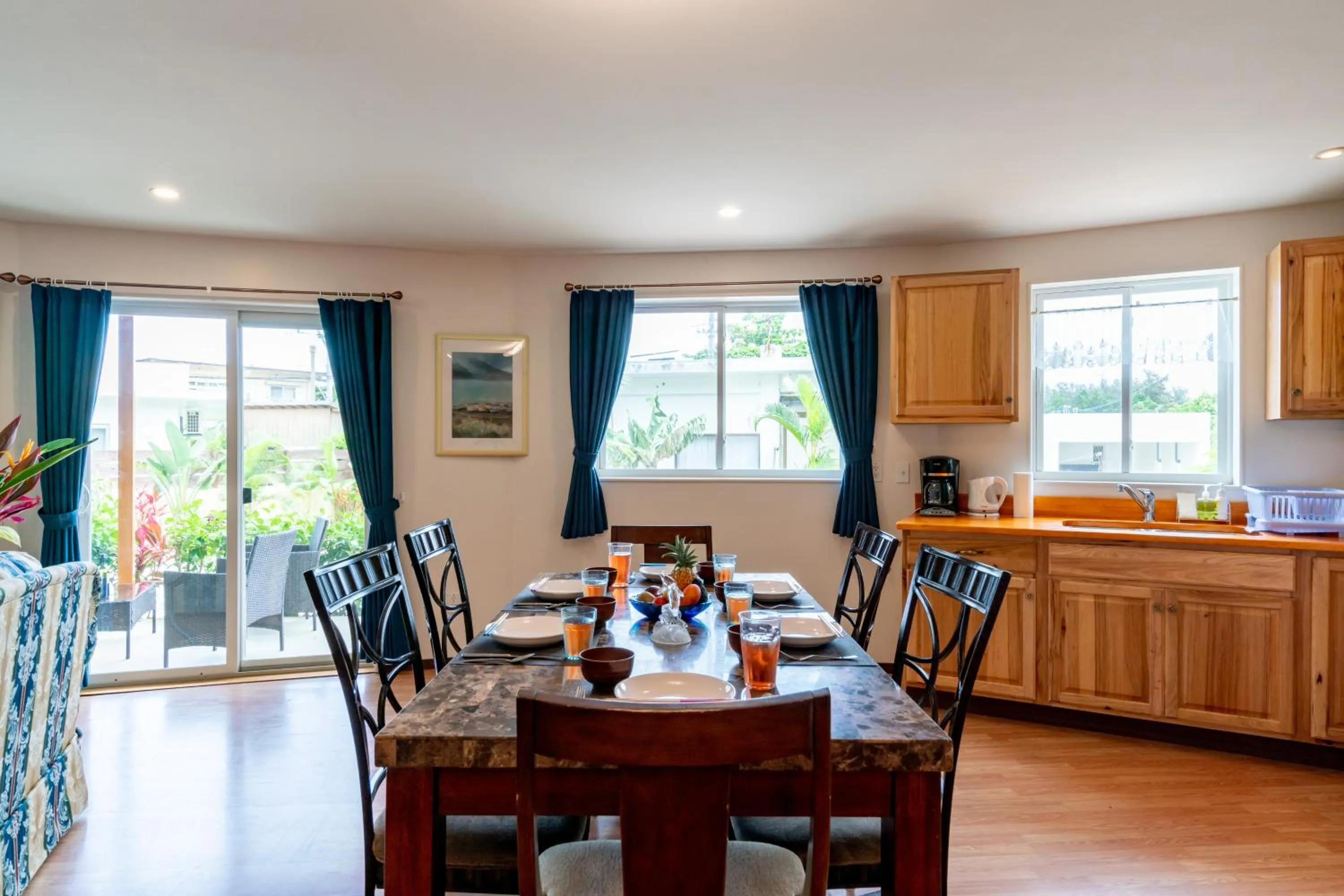 Kitchen or kitchenette in Island Breeze - Round House with BBQ - Wooden Hot Tub - Beach