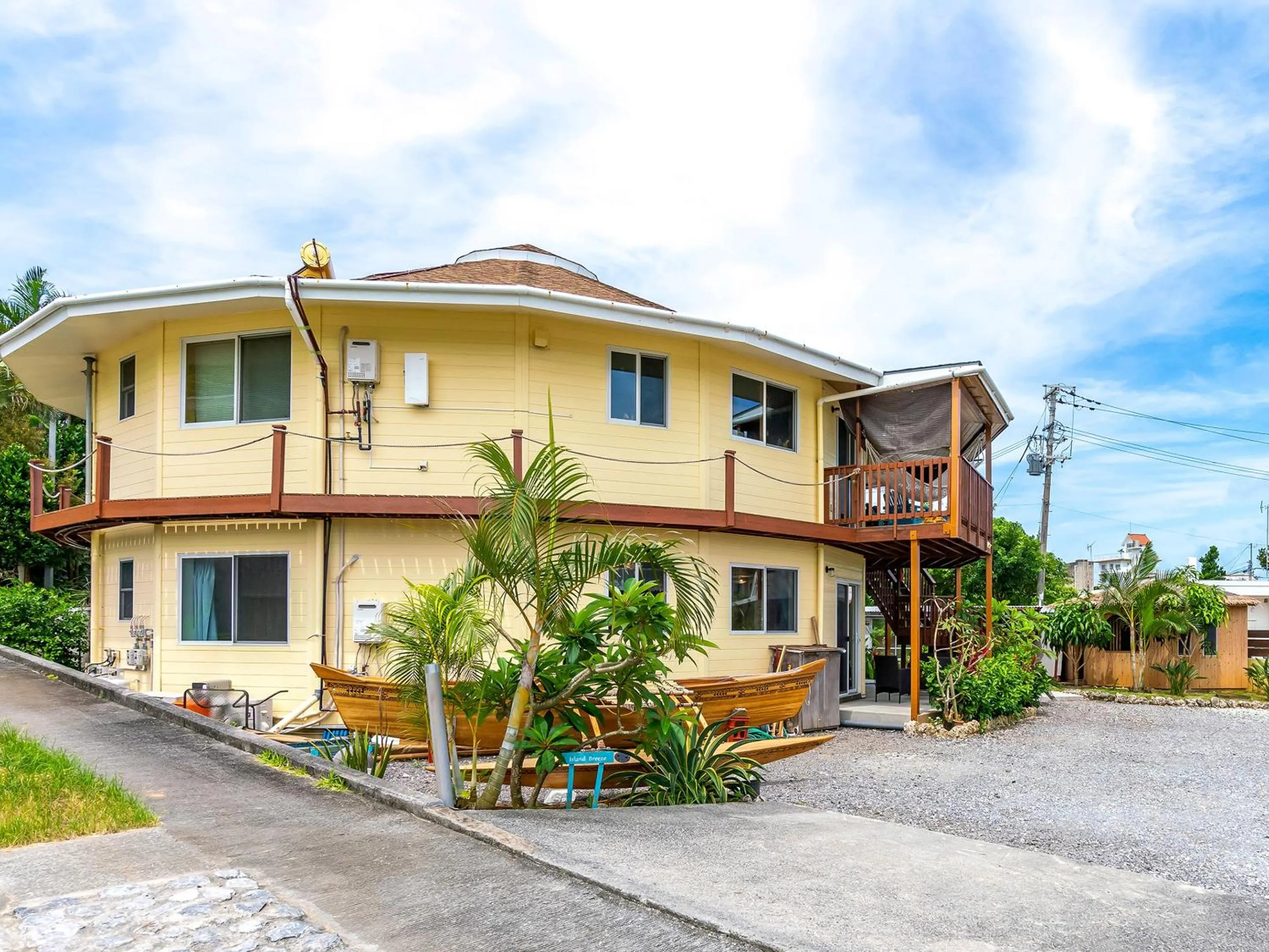 Property building in Island Breeze - Round House with BBQ - Wooden Hot Tub - Beach