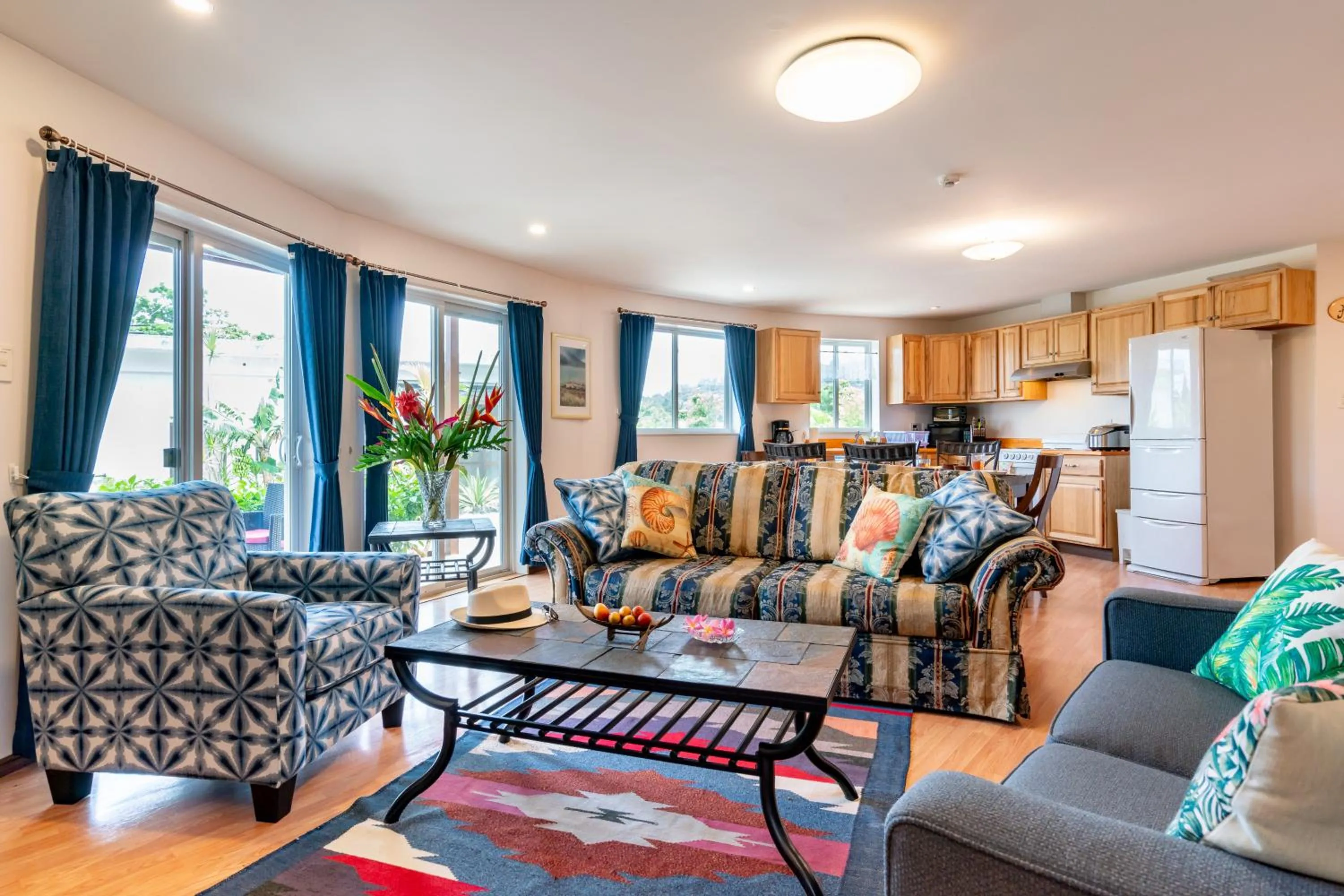 Kitchen or kitchenette in Island Breeze - Round House with BBQ - Wooden Hot Tub - Beach