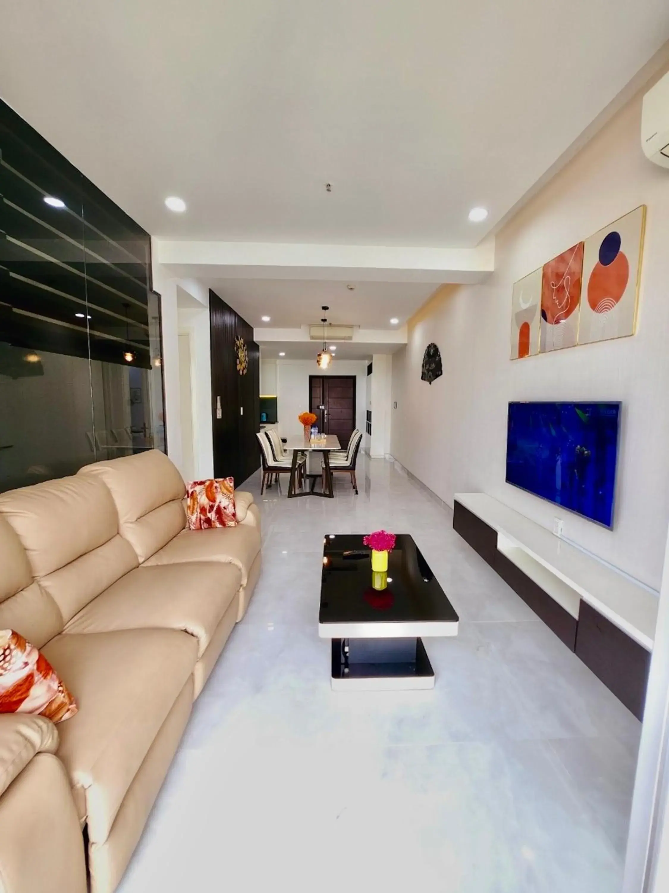 Three-Bedroom Apartment - High Floor in Michael Apartment Scenic Valley Three-Bedroom Apartment - High Floor in Michael Apartment Scenic Valley