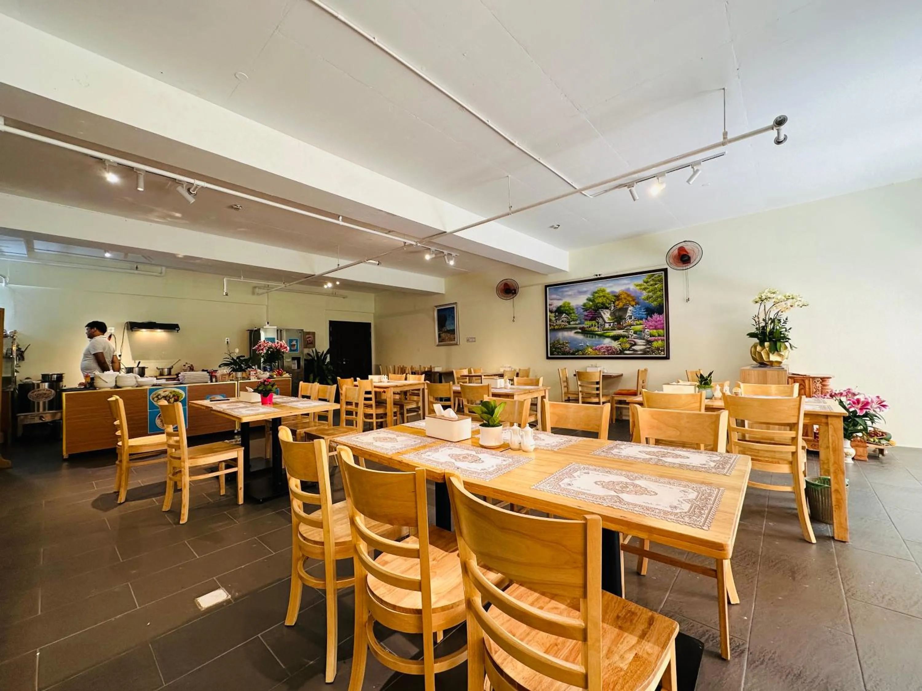 Restaurant/places to eat in Michael Apartment Scenic Valley