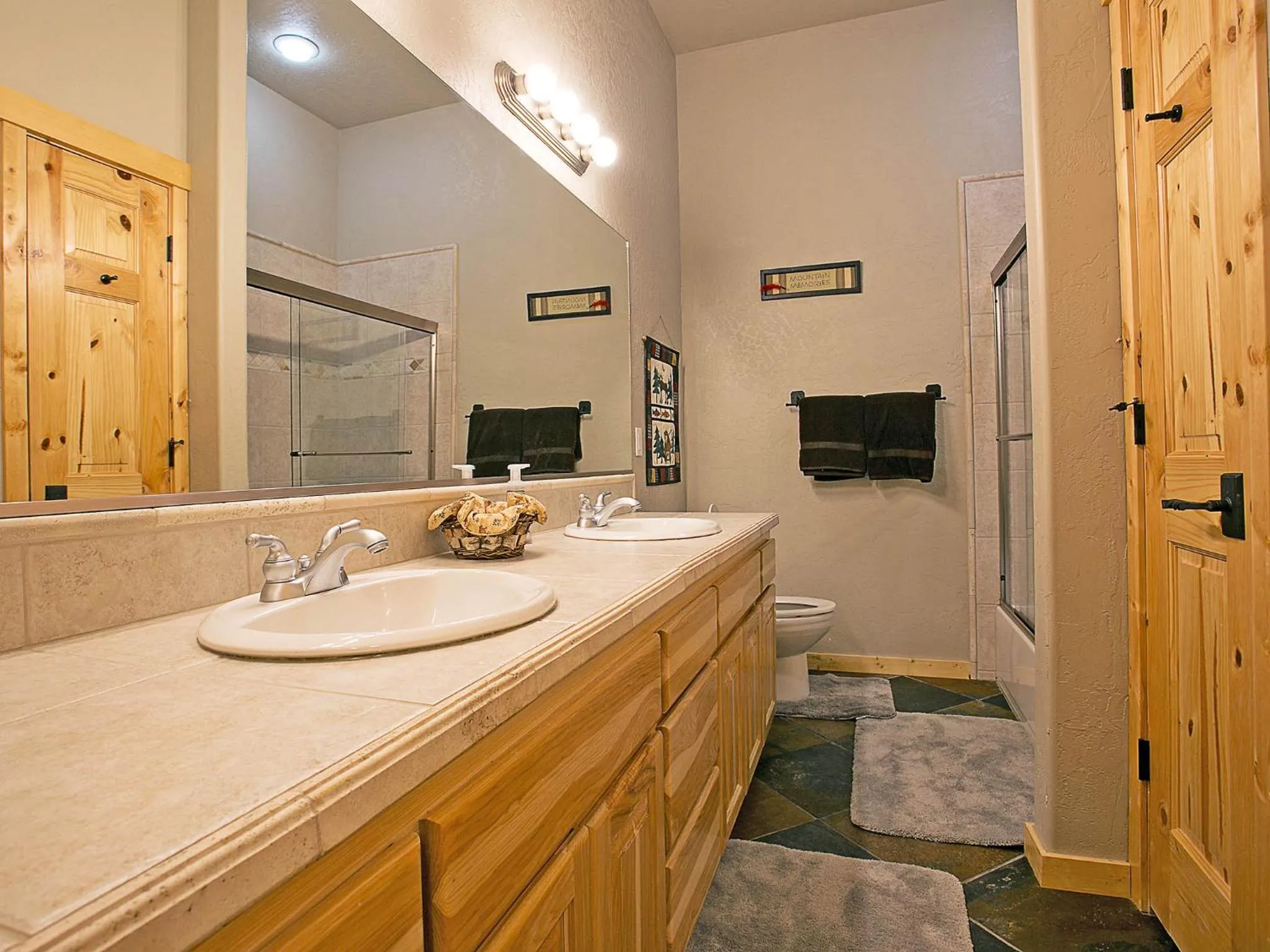 Spacious Sandpoint Chalet with Hot Tub Views