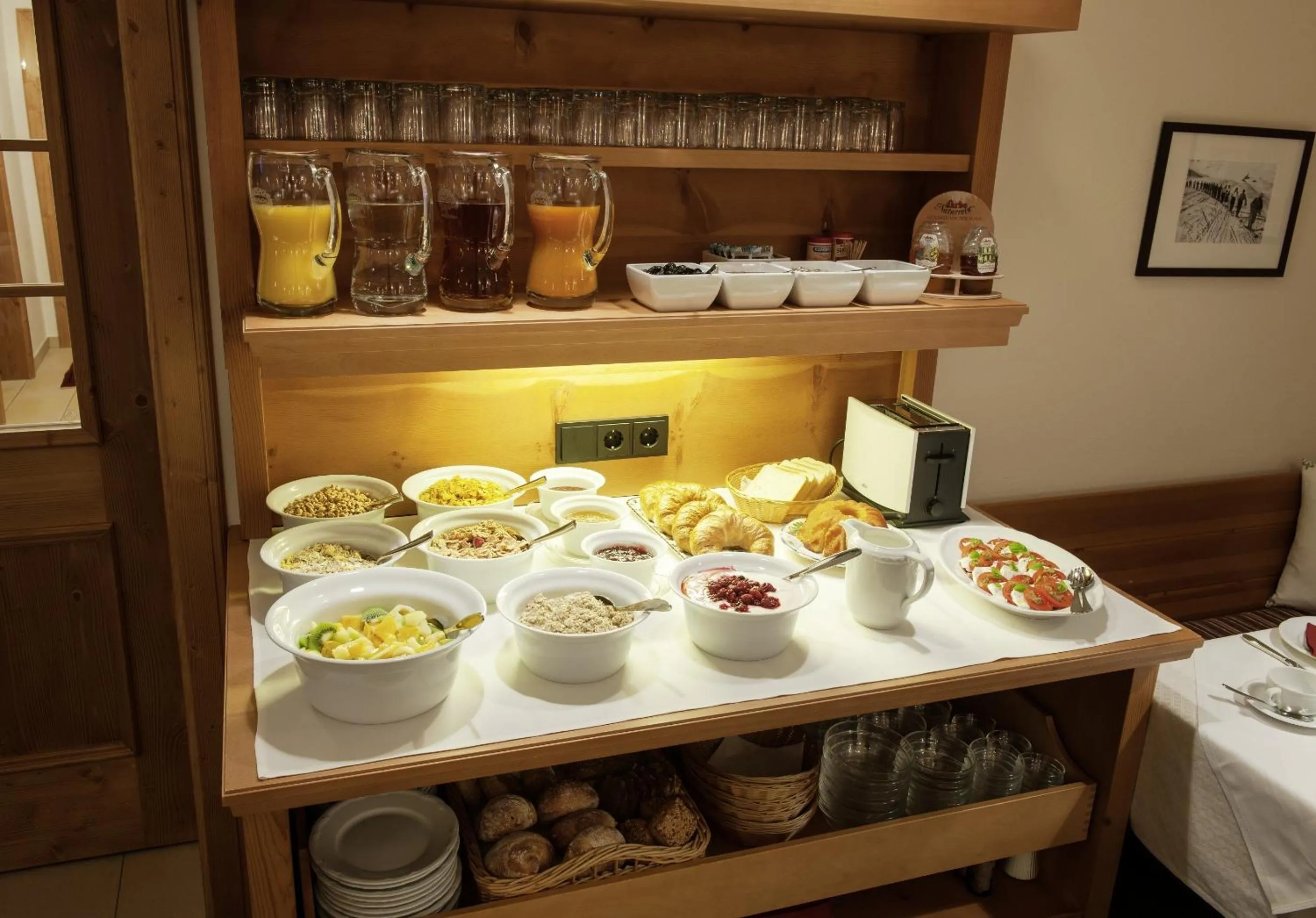 Restaurant/places to eat in Hotel Garni Albona