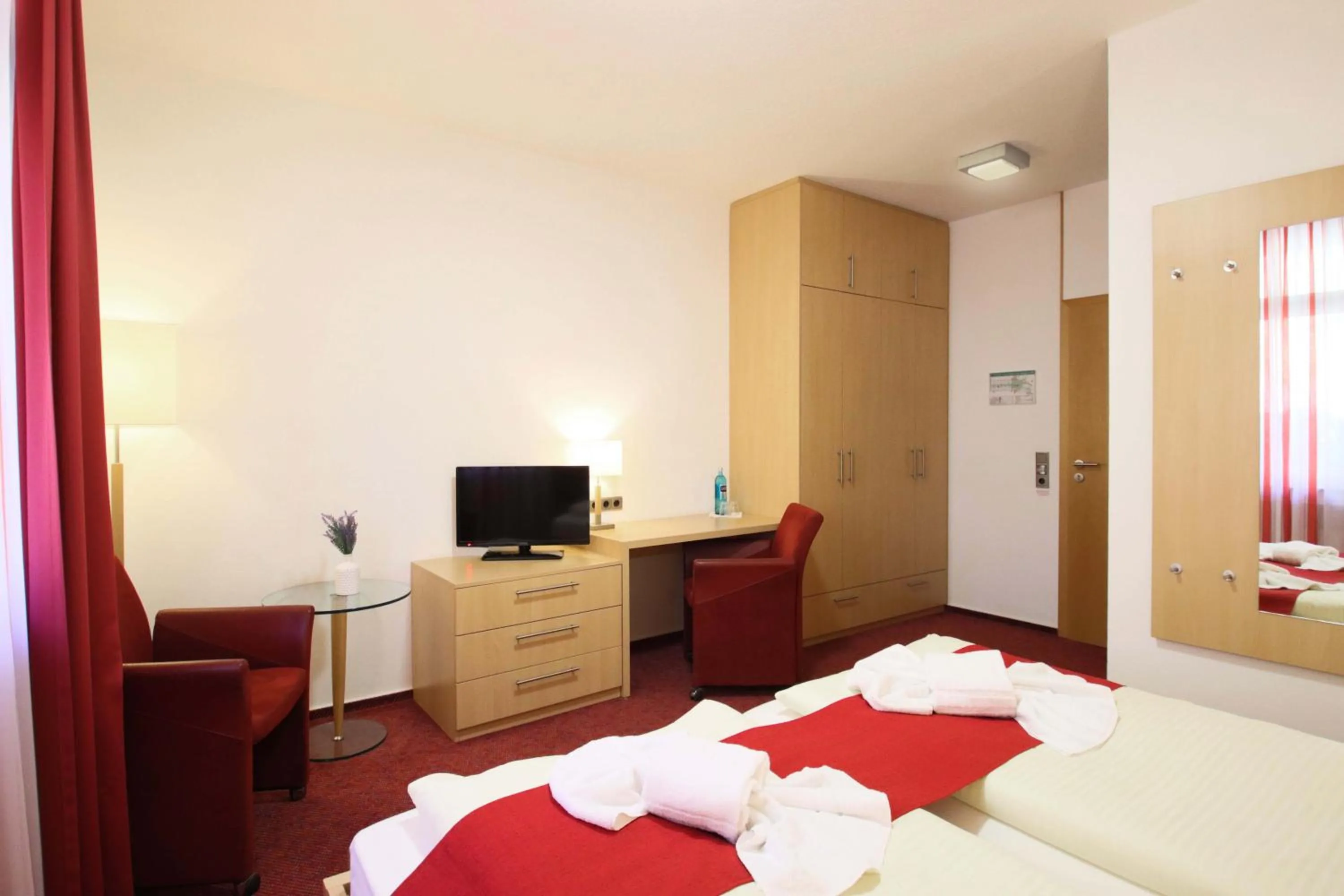 Photo of the whole room, Bed in Panorama Hotel Winterberg