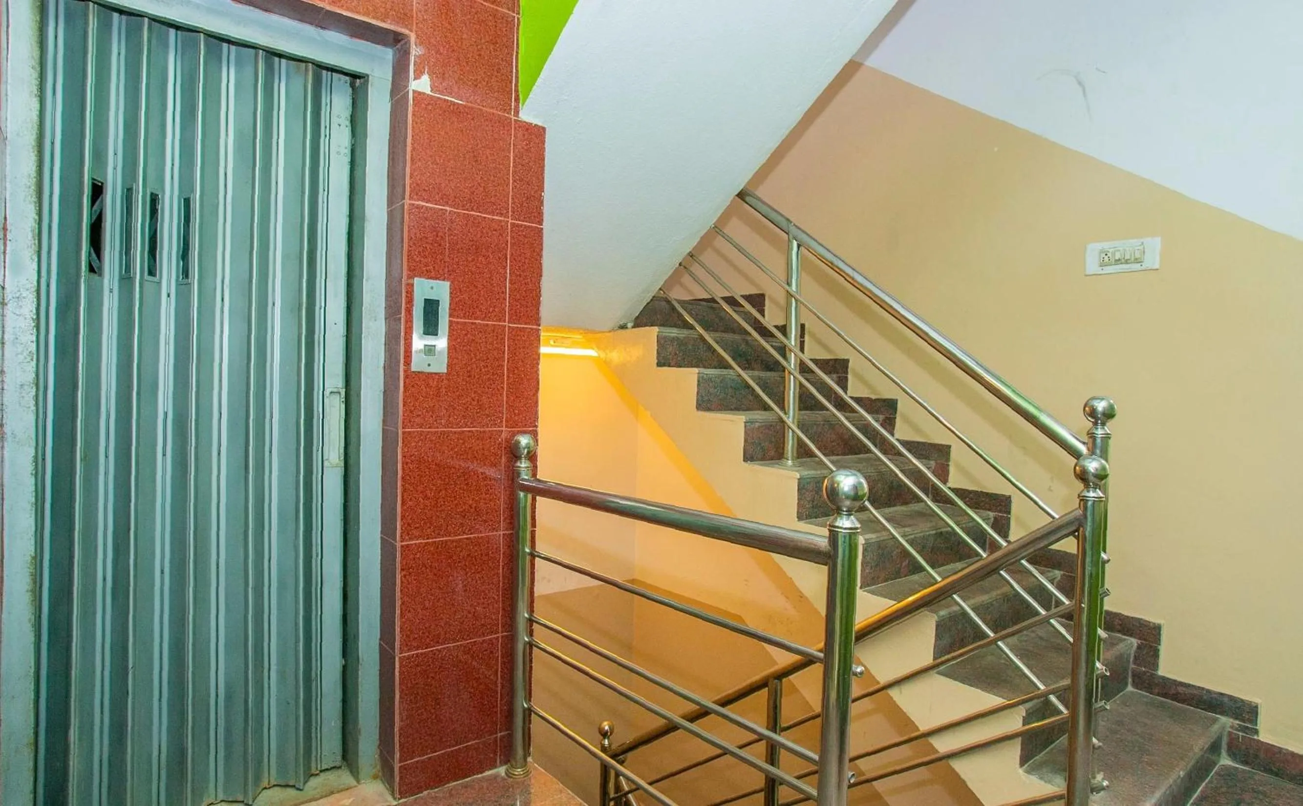 Lobby or reception in Hotel O Sri Hari Premium Comforts Near Sandhya Digital K Theatre