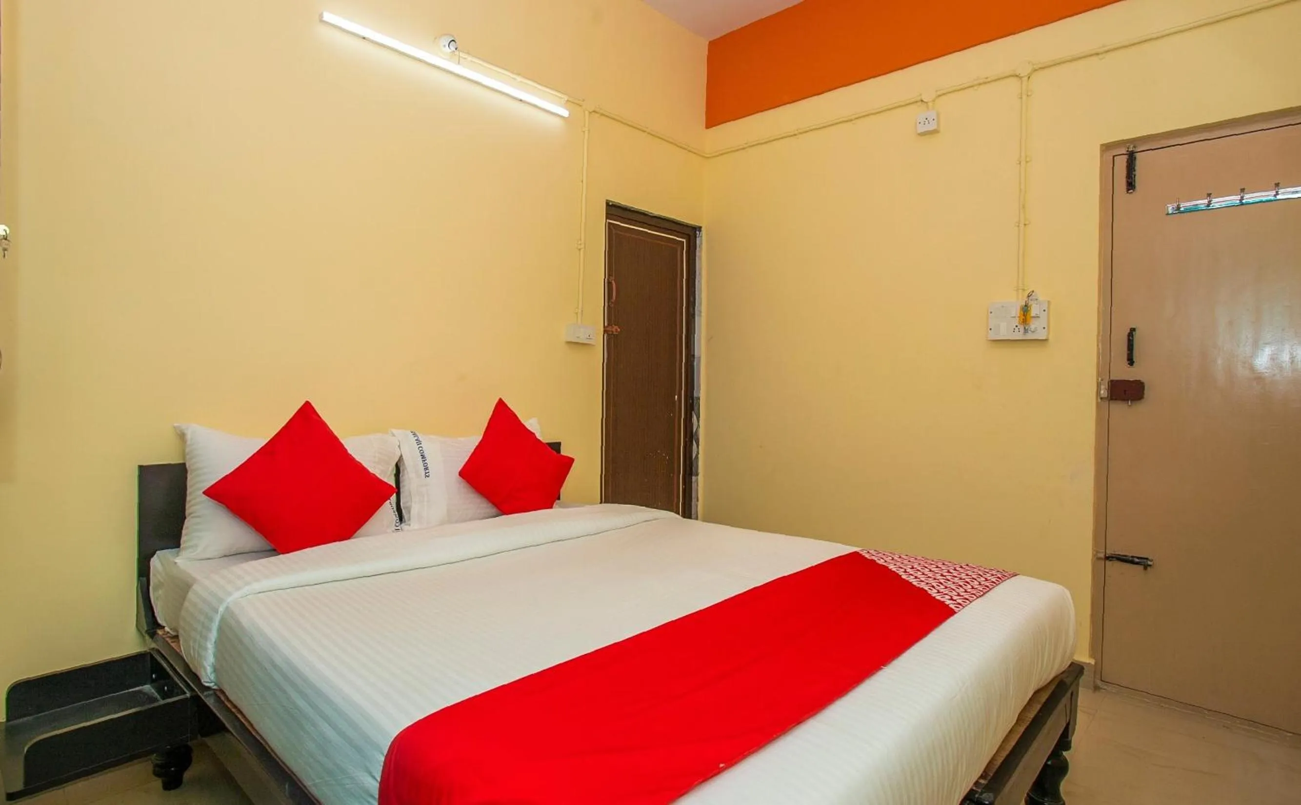 Bedroom, Bed in Hotel O Sri Hari Premium Comforts Near Sandhya Digital K Theatre