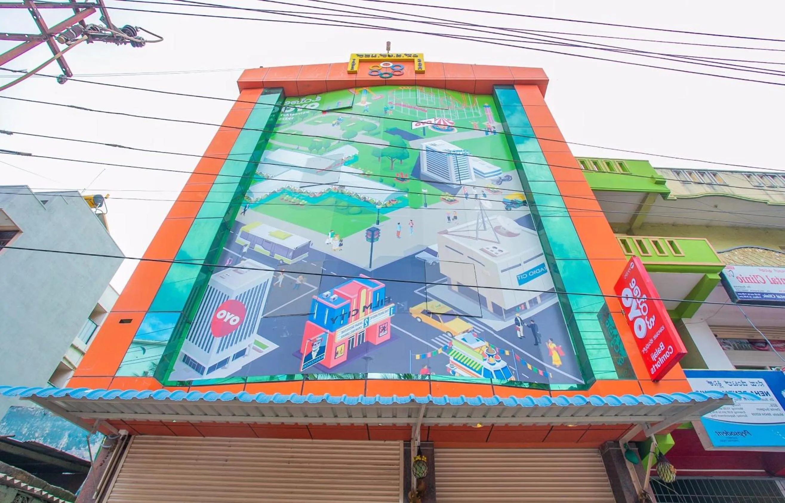 Facade/entrance in Hotel O Sri Hari Premium Comforts Near Sandhya Digital K Theatre