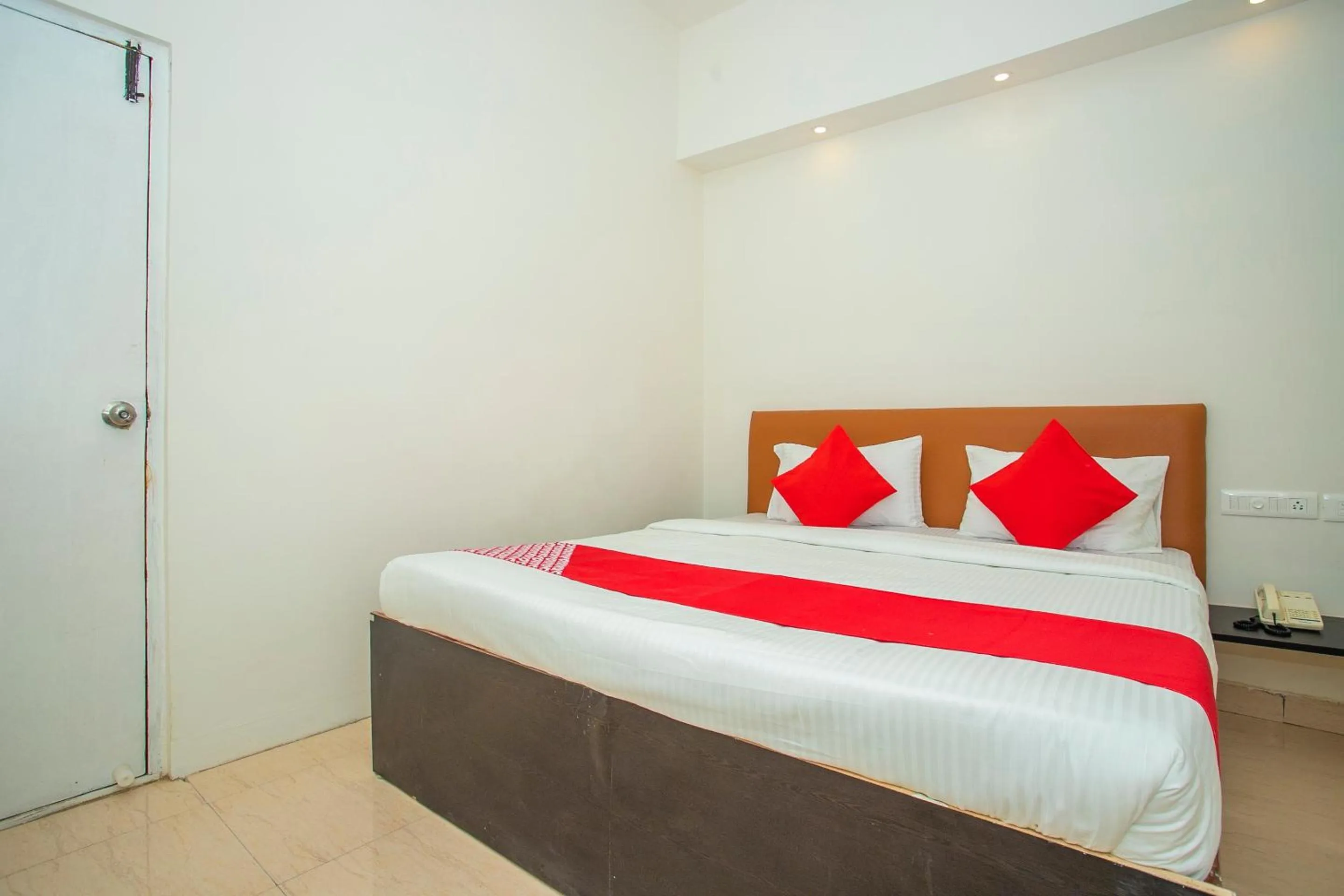 Bedroom, Bed in Hotel O Shree AMM Residency