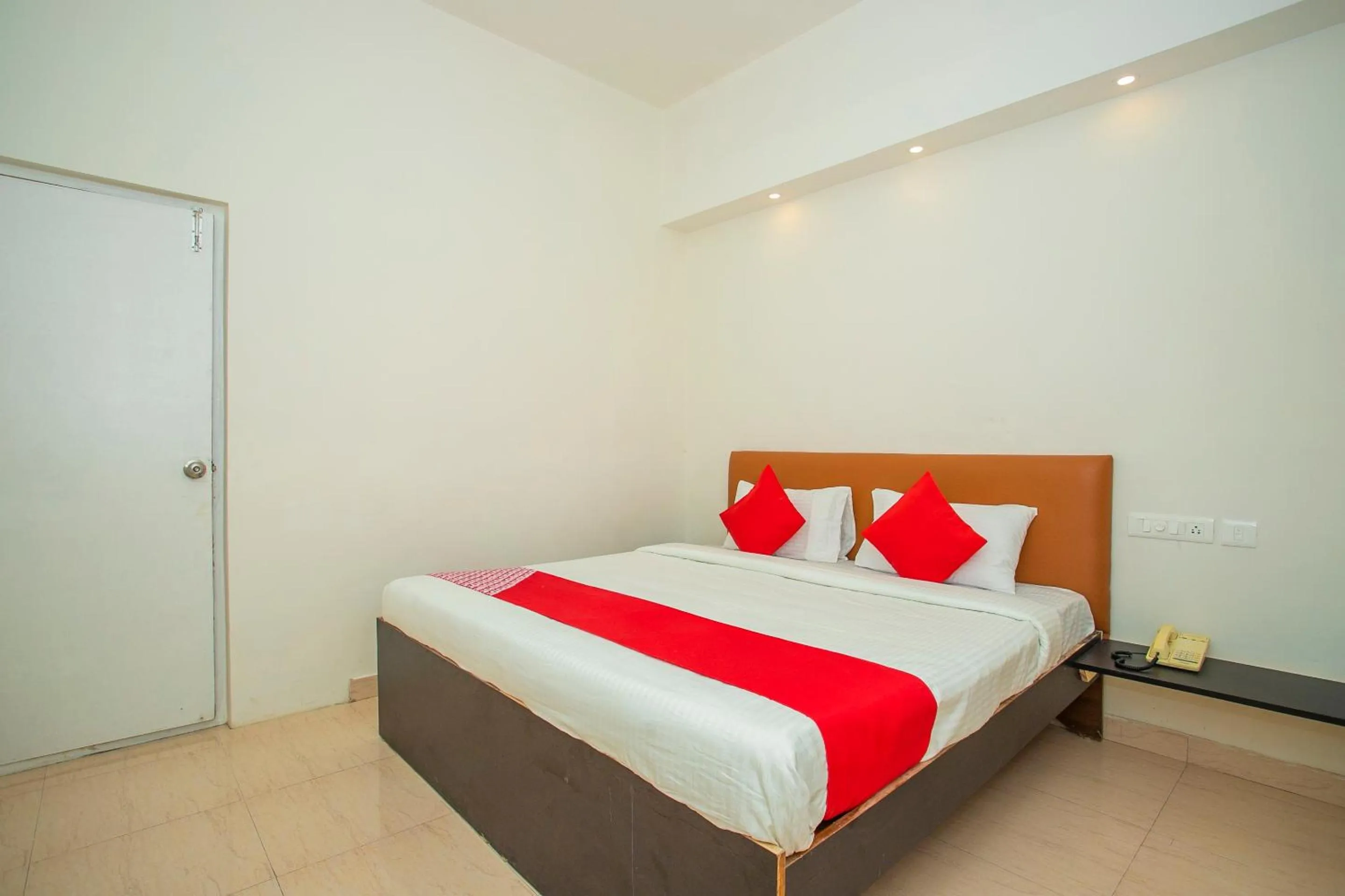 Bedroom, Bed in Hotel O Shree AMM Residency