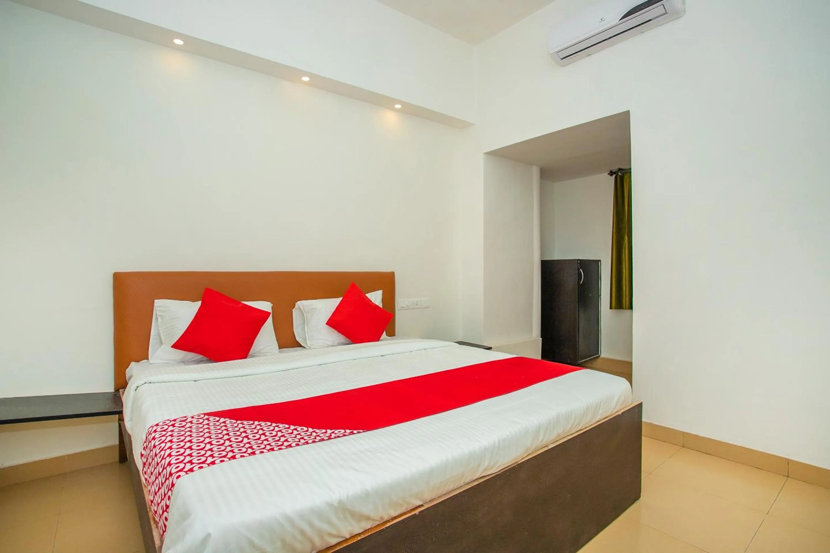 Bedroom, Bed in Hotel O Shree AMM Residency