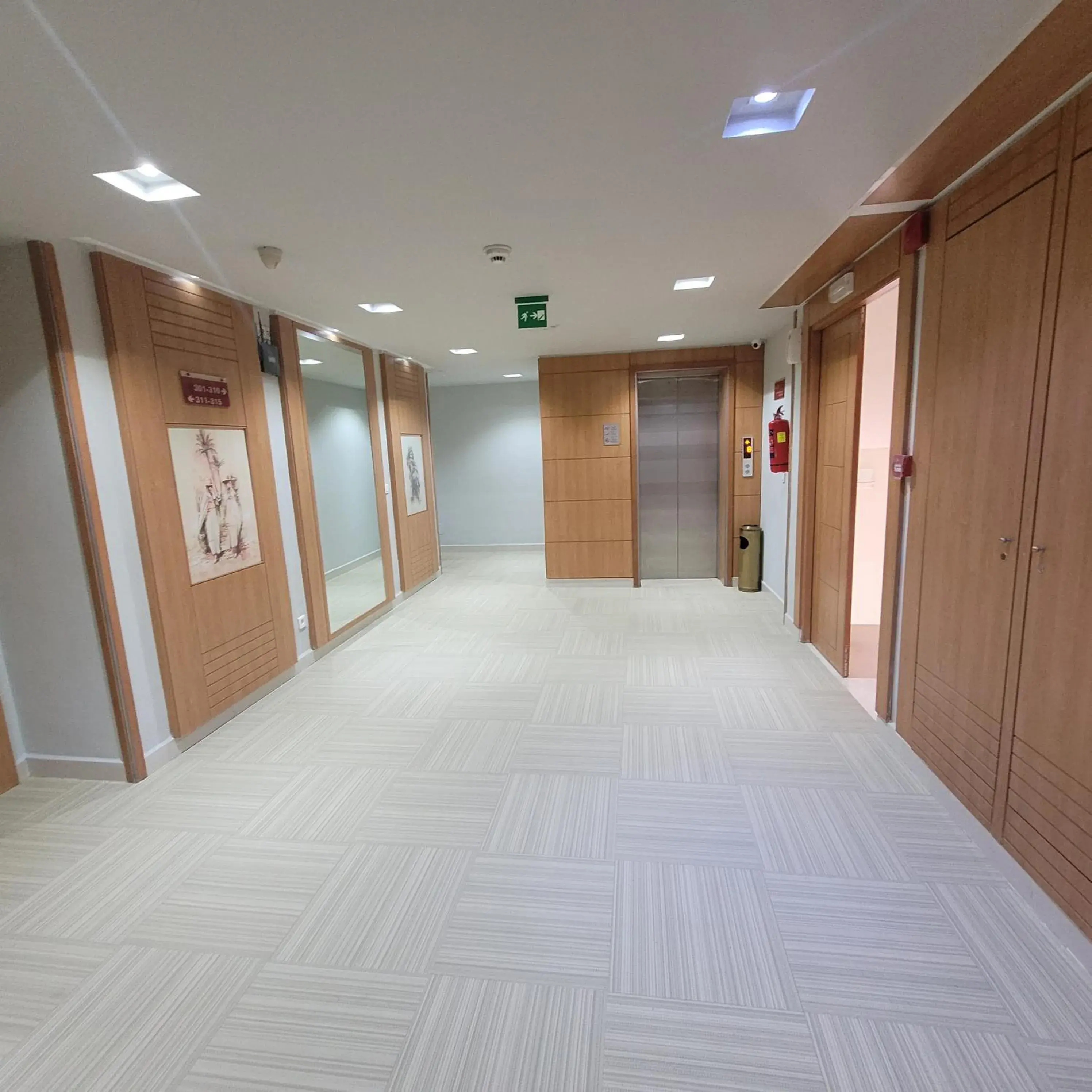 Lobby or reception in Hotel Tiba Lobby or reception in Hotel Tiba