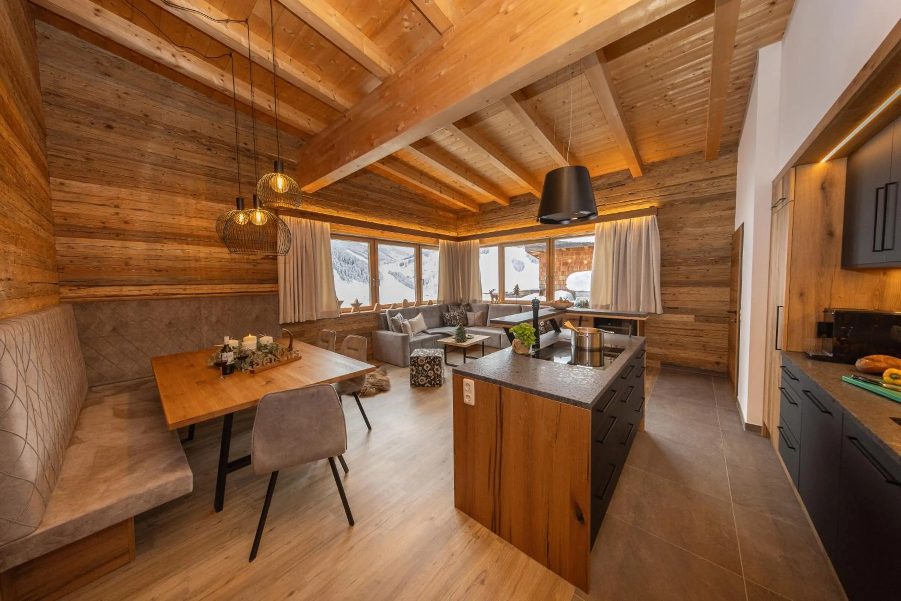 Kitchen or kitchenette in Bachgut - Das Resort am Berg