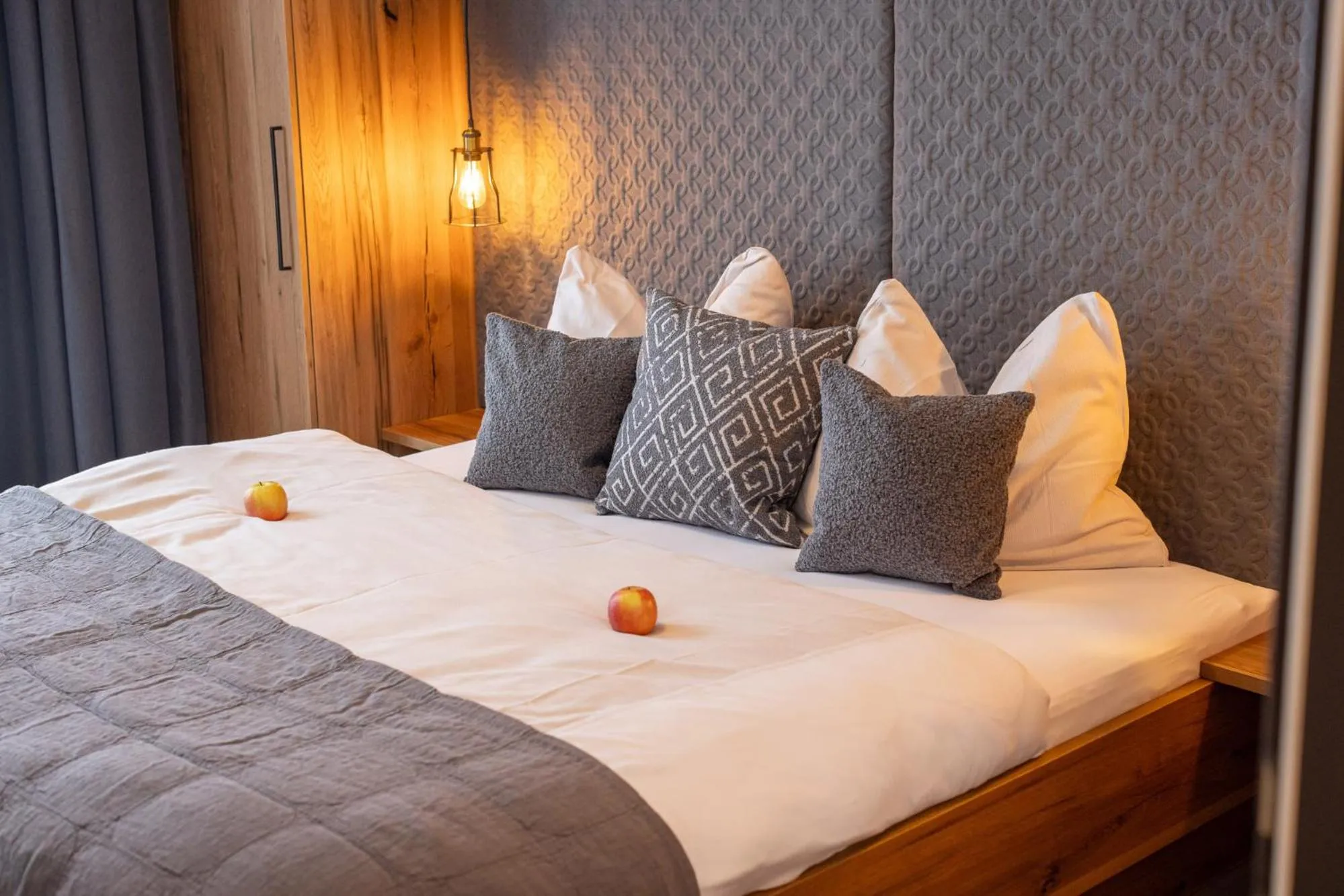 Bed in Bachgut - Das Resort am Berg