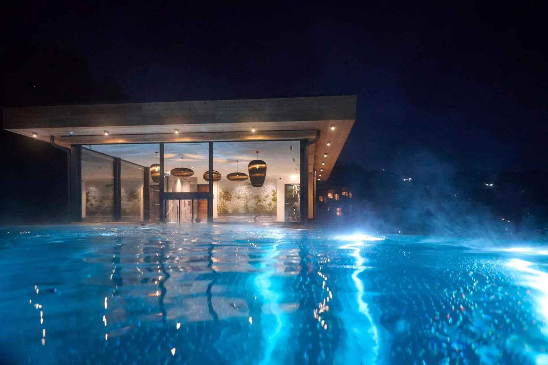 Swimming pool in Bachgut - Das Resort am Berg