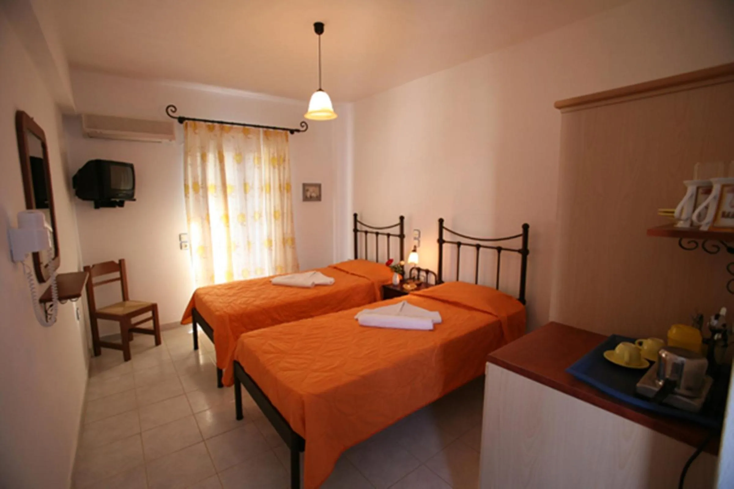 Photo of the whole room, Bed in Maistrali Studios
