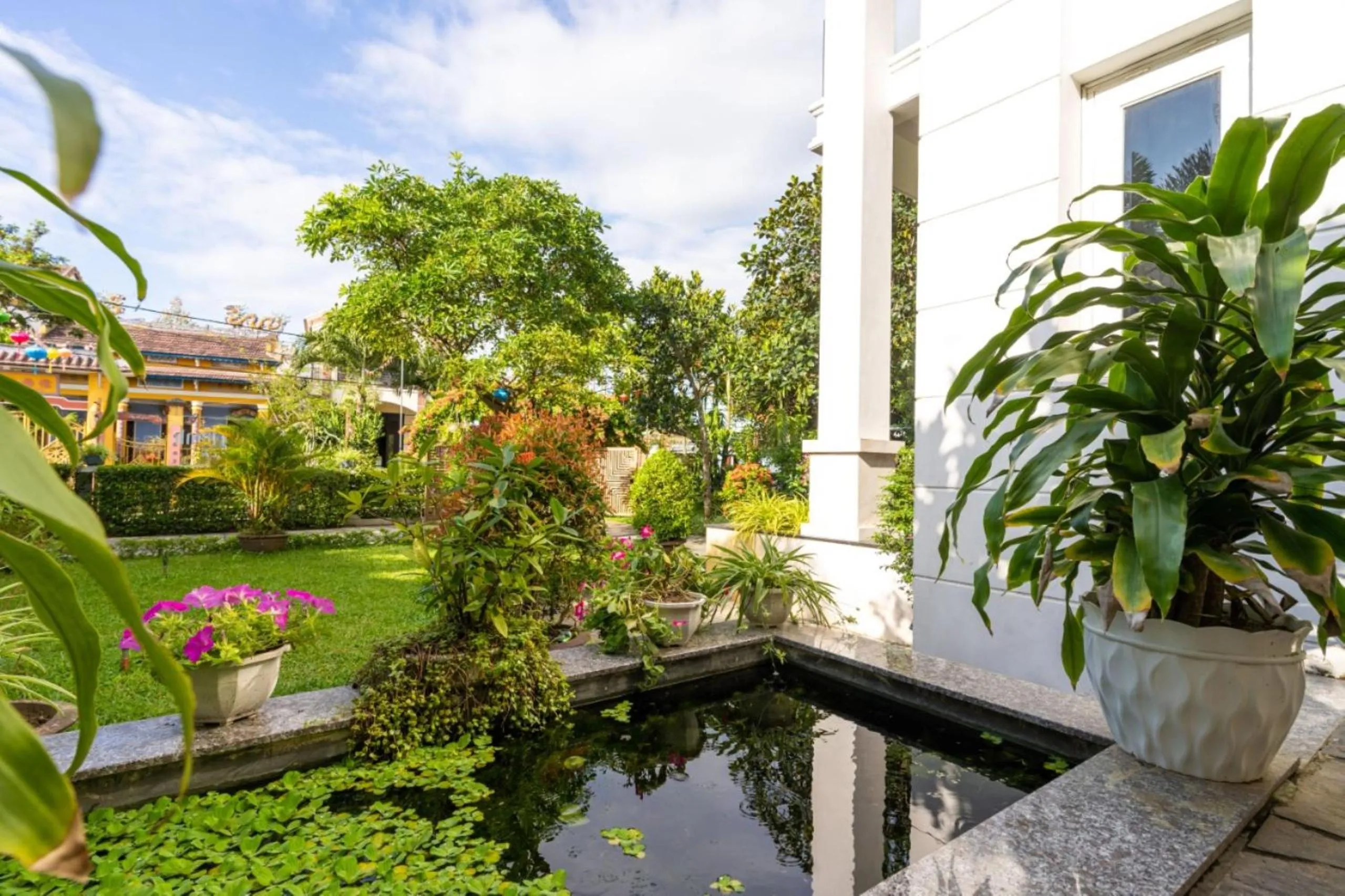 Garden in Chi Thanh Villa