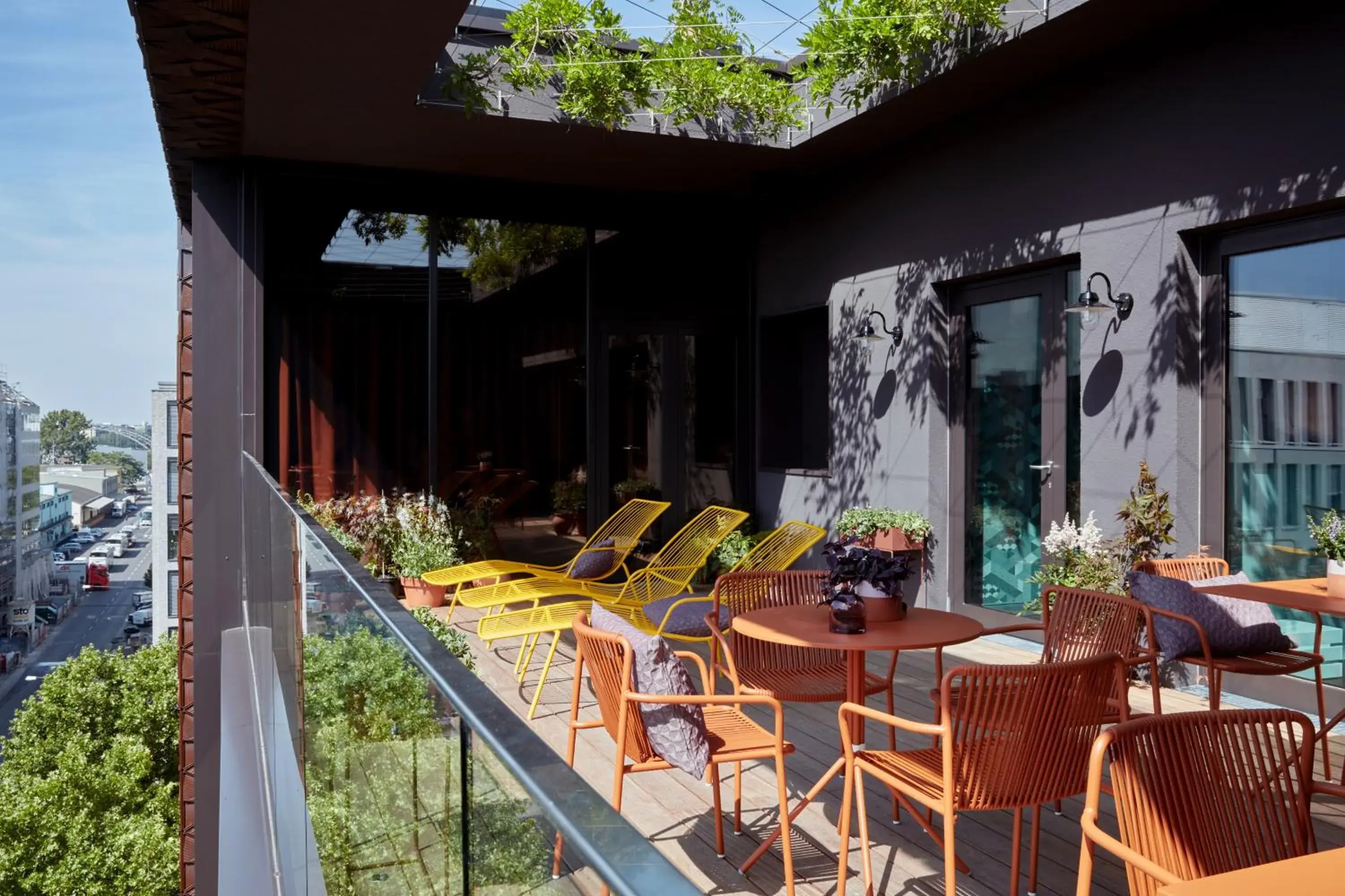 Property building in lyf East Frankfurt Property building in lyf East Frankfurt